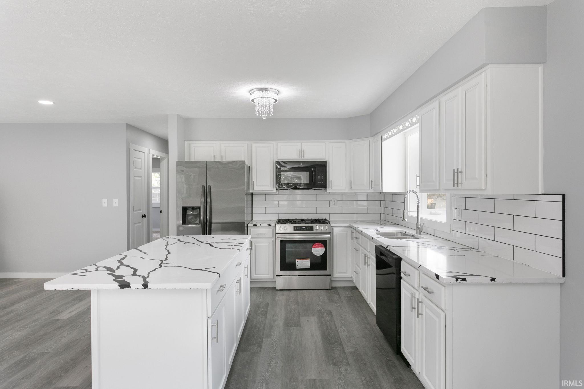 Photo 3 of 60209 Pembrook Lane