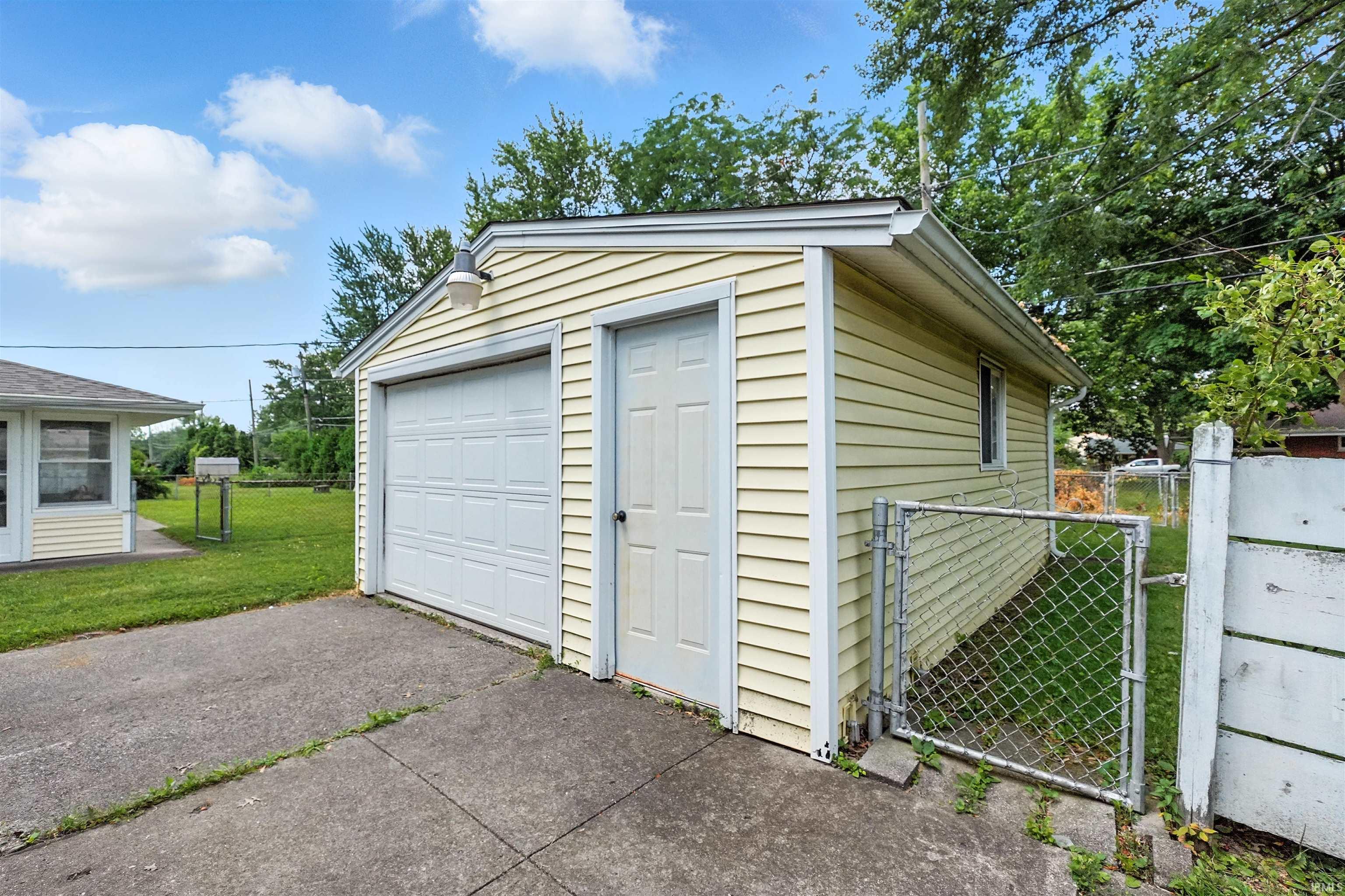 Photo 8 of 2719 Belfast Drive