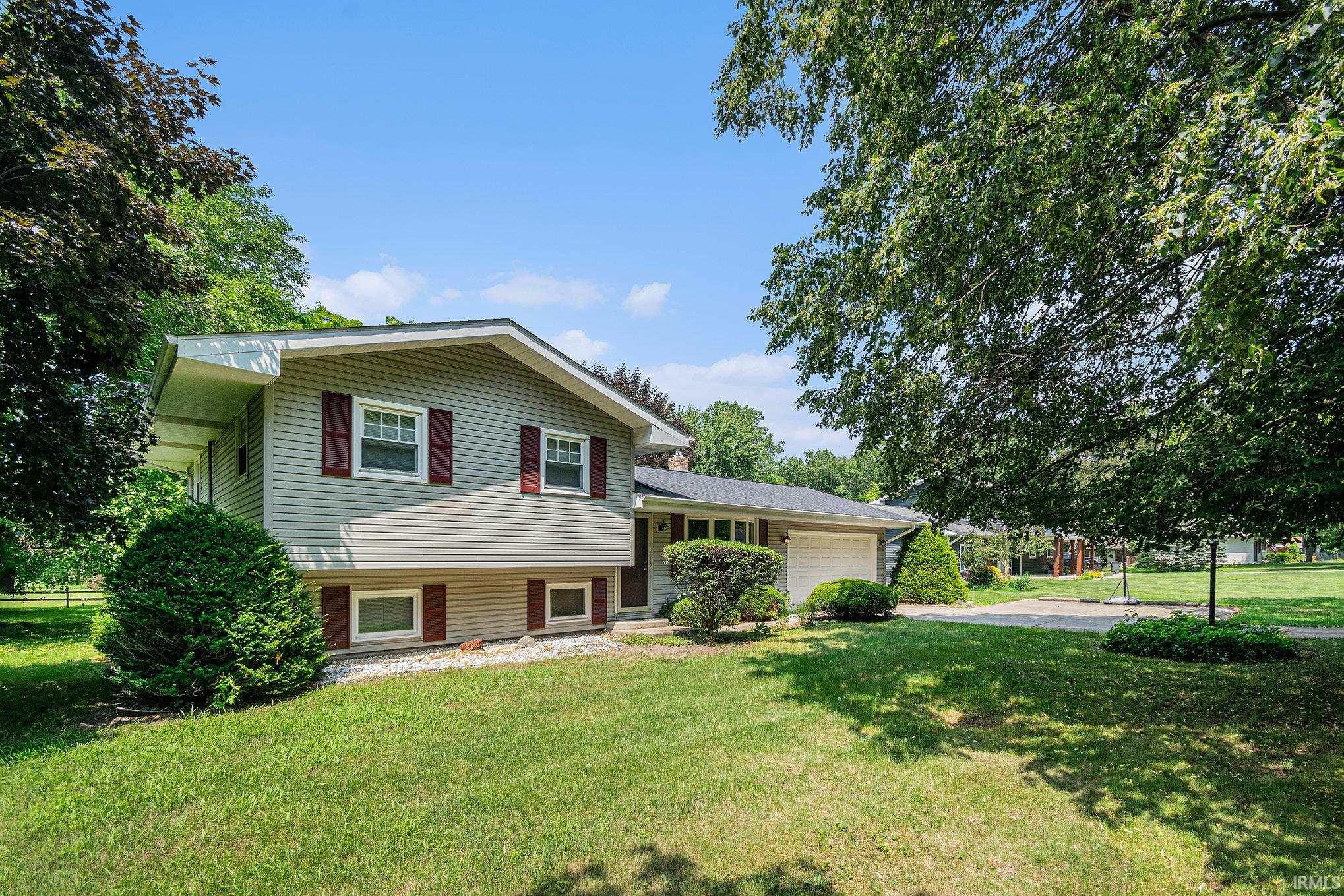 Homes for sale in Elkhart, IN | 29219 County Road 2, Elkhart, IN 46514 | MLS# 202526211