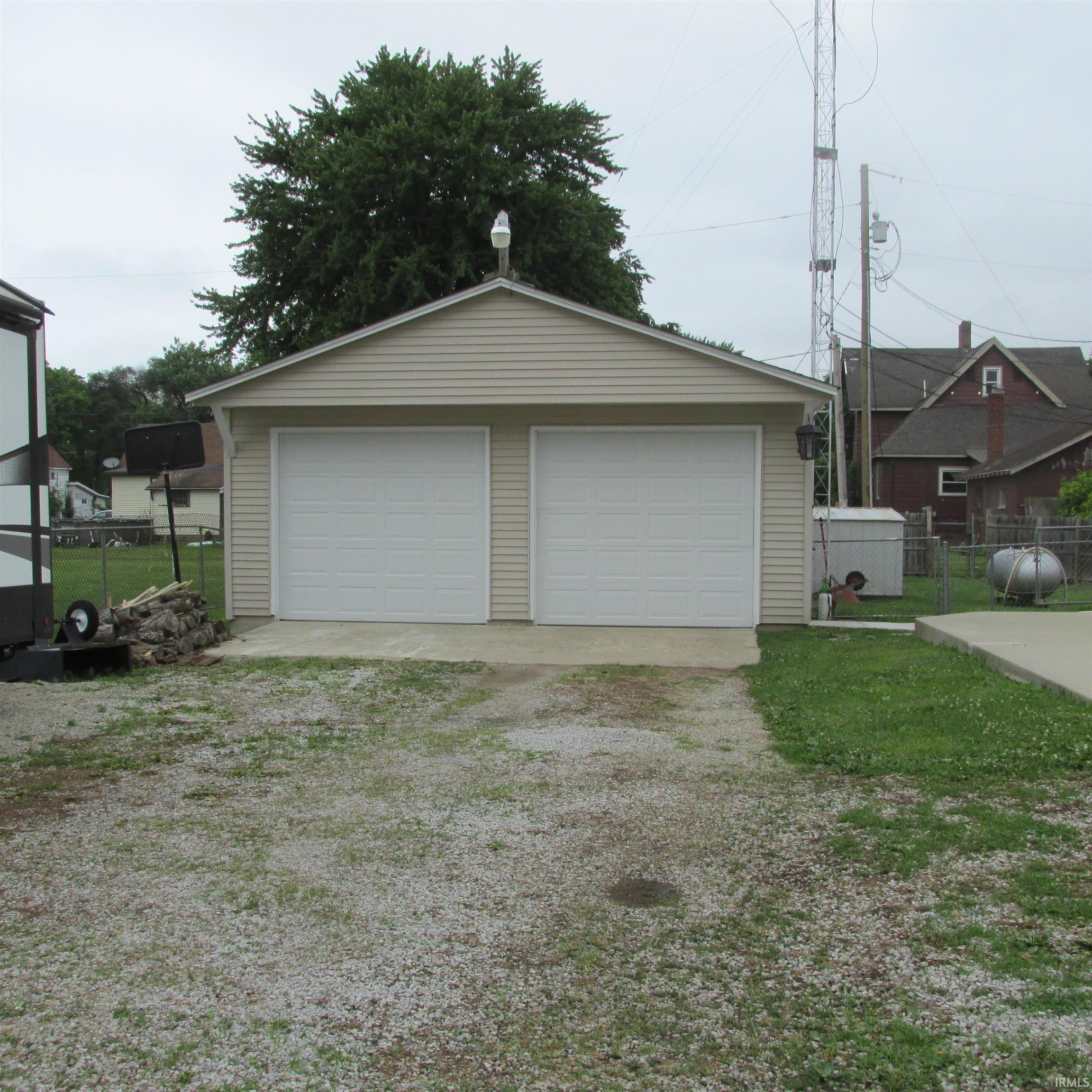 Homes for sale in Colfax, IN | 404 W Franklin St, Colfax, IN 46035 | MLS# 202526270