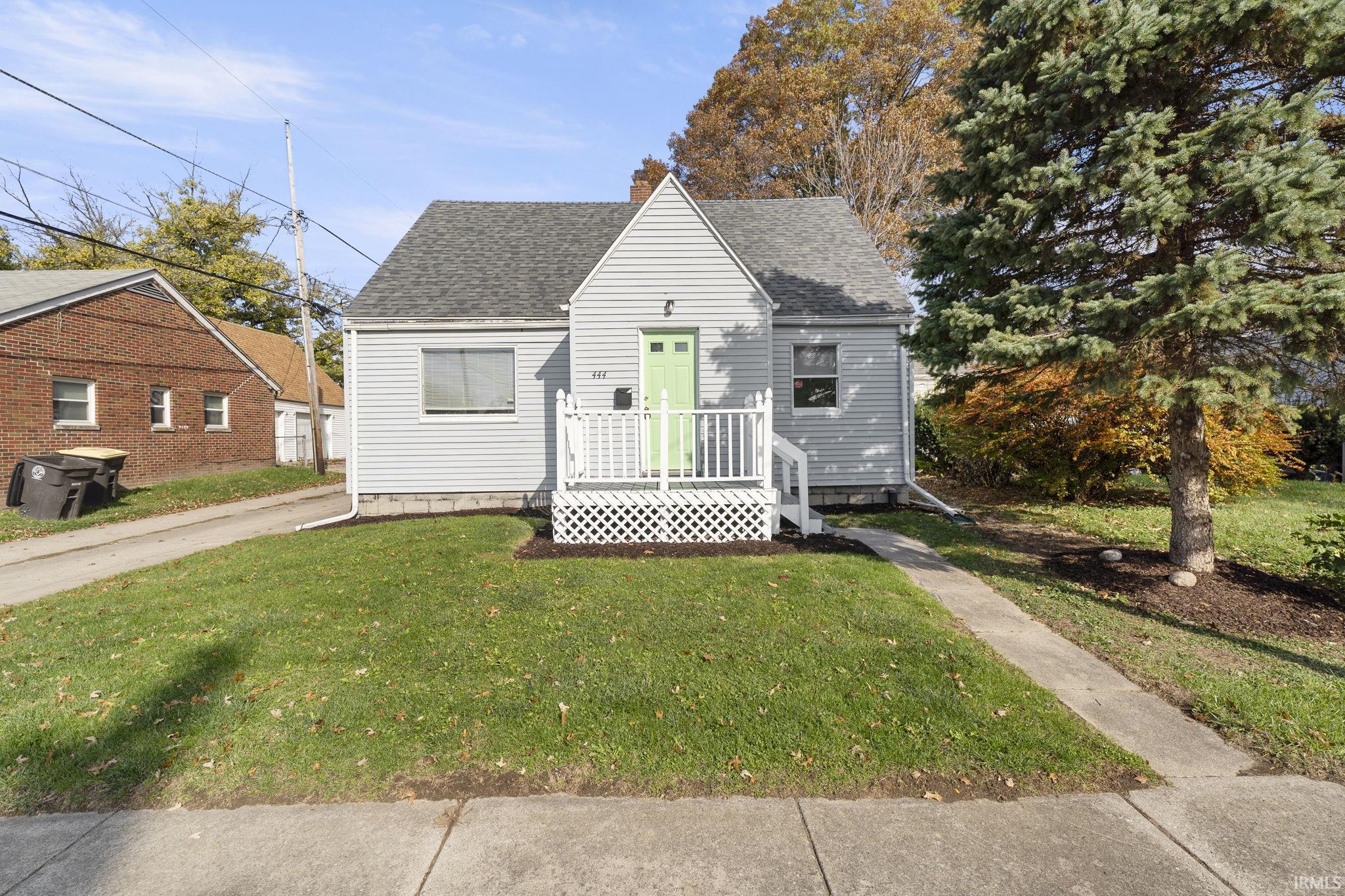 Photo 1 of 444 W Fairfax Avenue