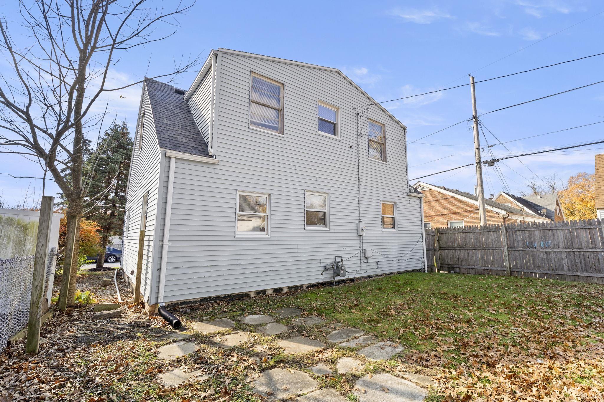 Photo 24 of 444 W Fairfax Avenue