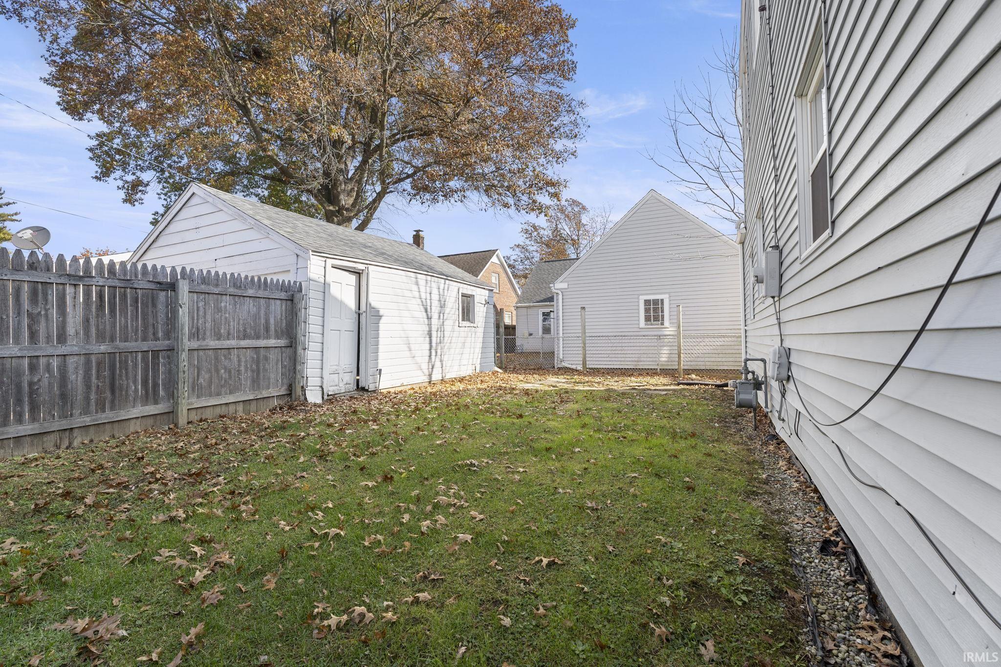 Photo 26 of 444 W Fairfax Avenue