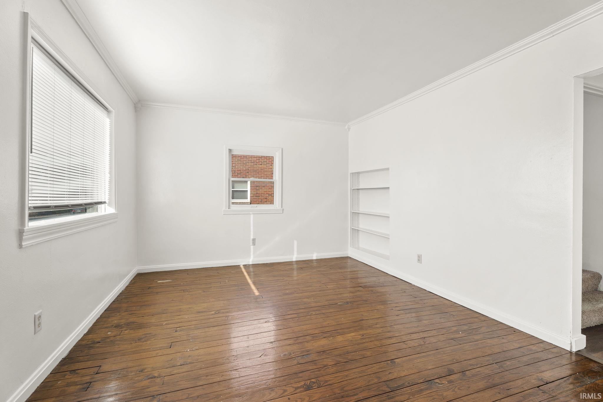 Photo 4 of 444 W Fairfax Avenue