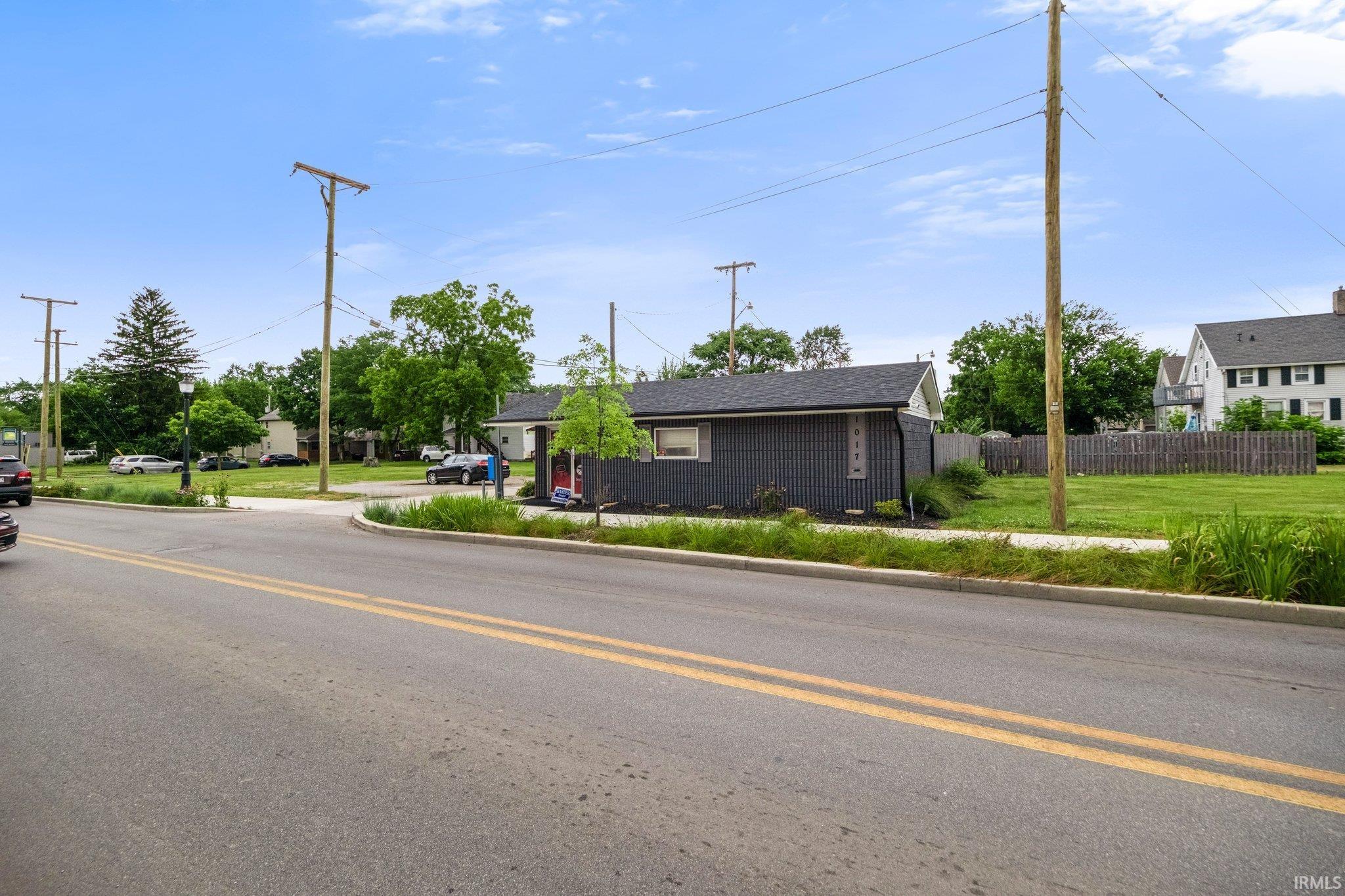 Photo 6 of 1017 E Pontiac Street