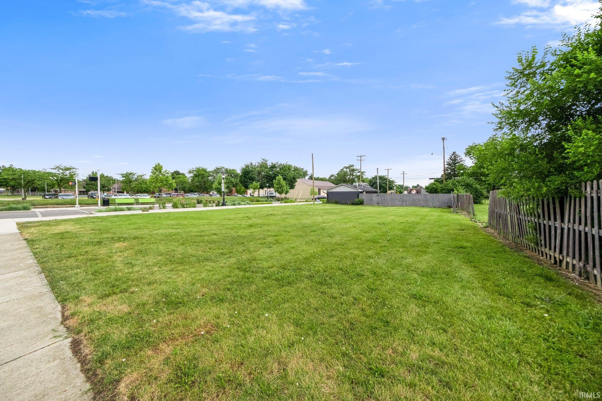 Photo 8 of 1017 E Pontiac Street