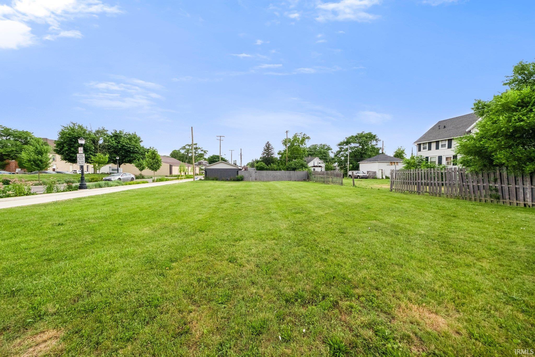 Photo 9 of 1017 E Pontiac Street