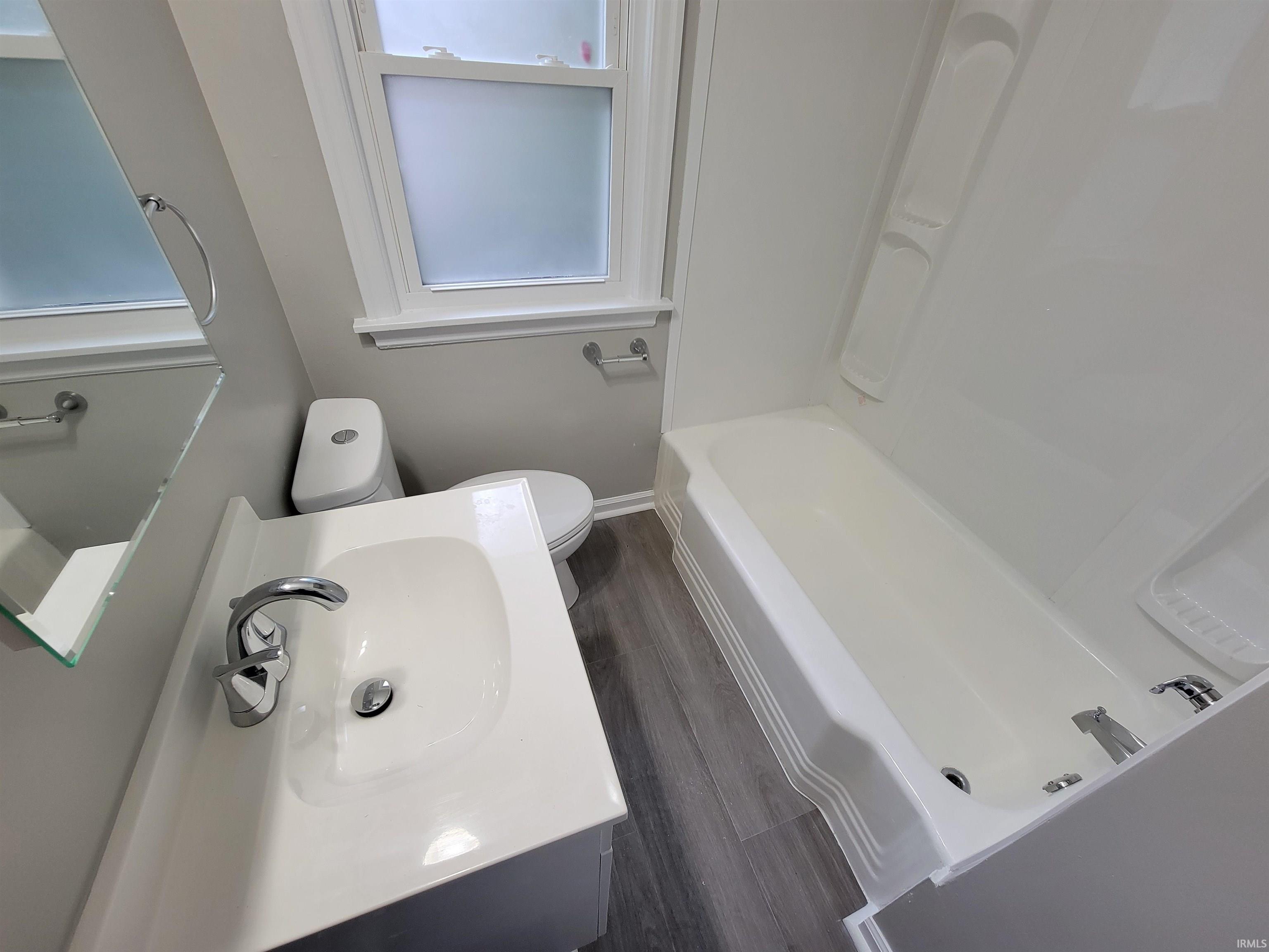 Photo 28 of 4438 Wilmette Street