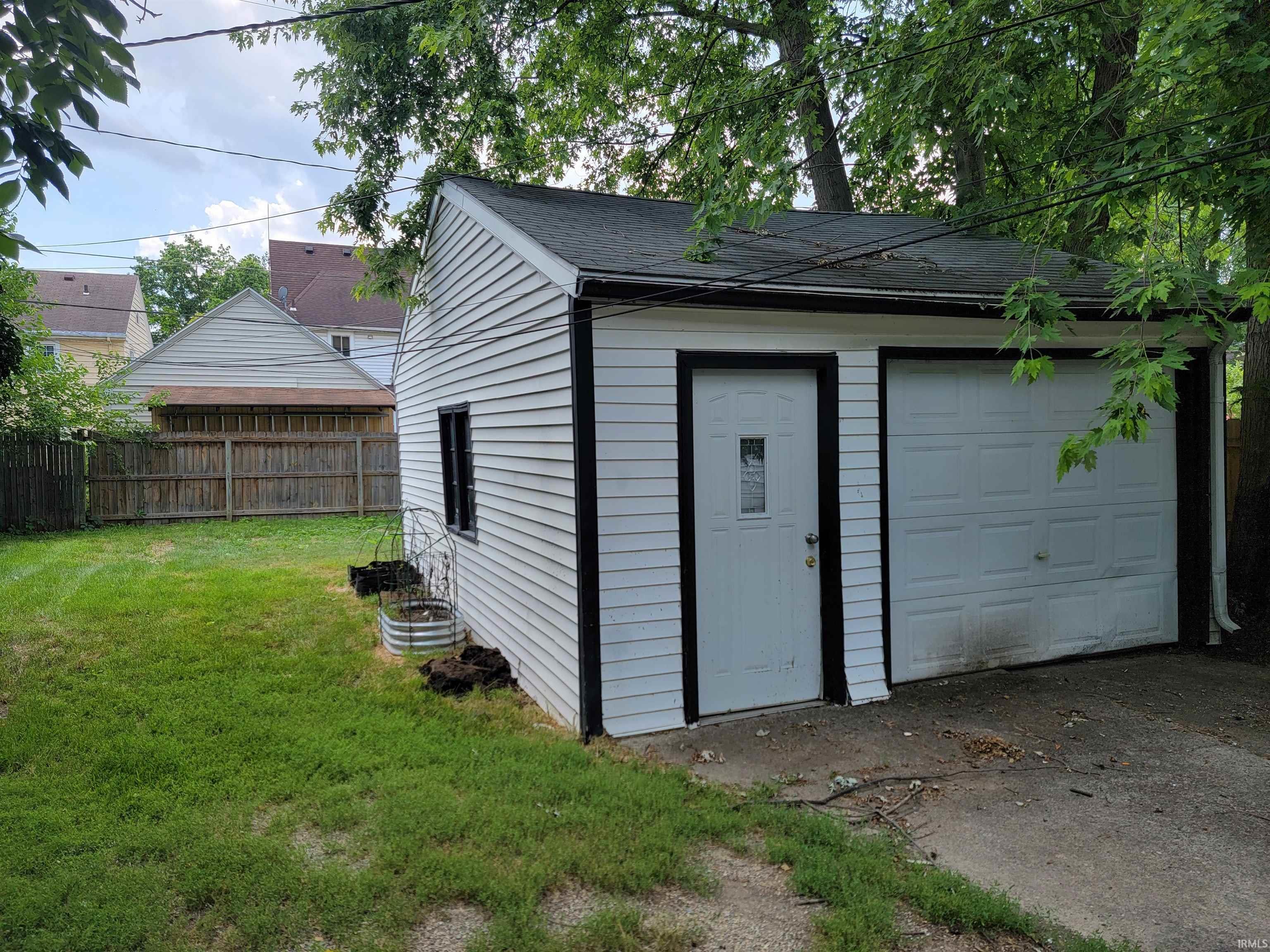 Photo 29 of 4438 Wilmette Street