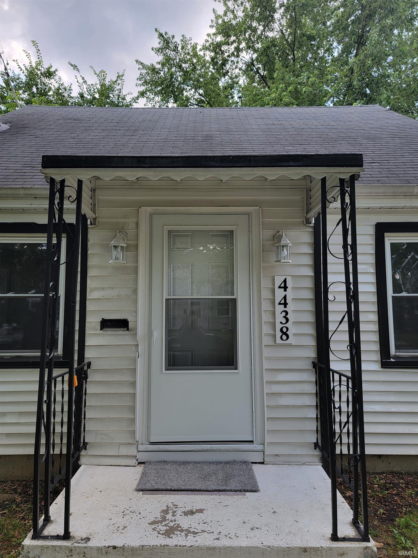 Photo 32 of 4438 Wilmette Street