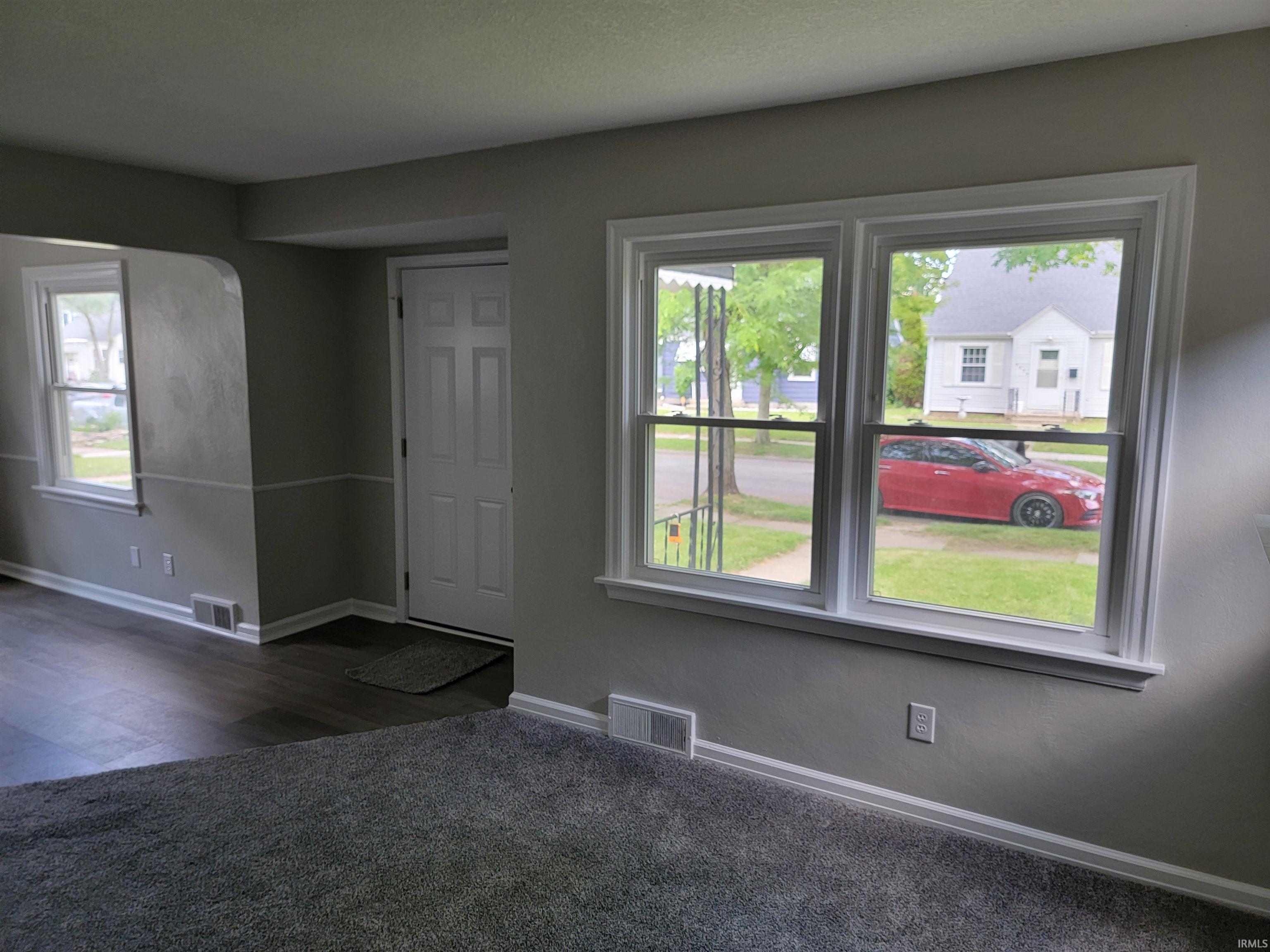 Photo 4 of 4438 Wilmette Street