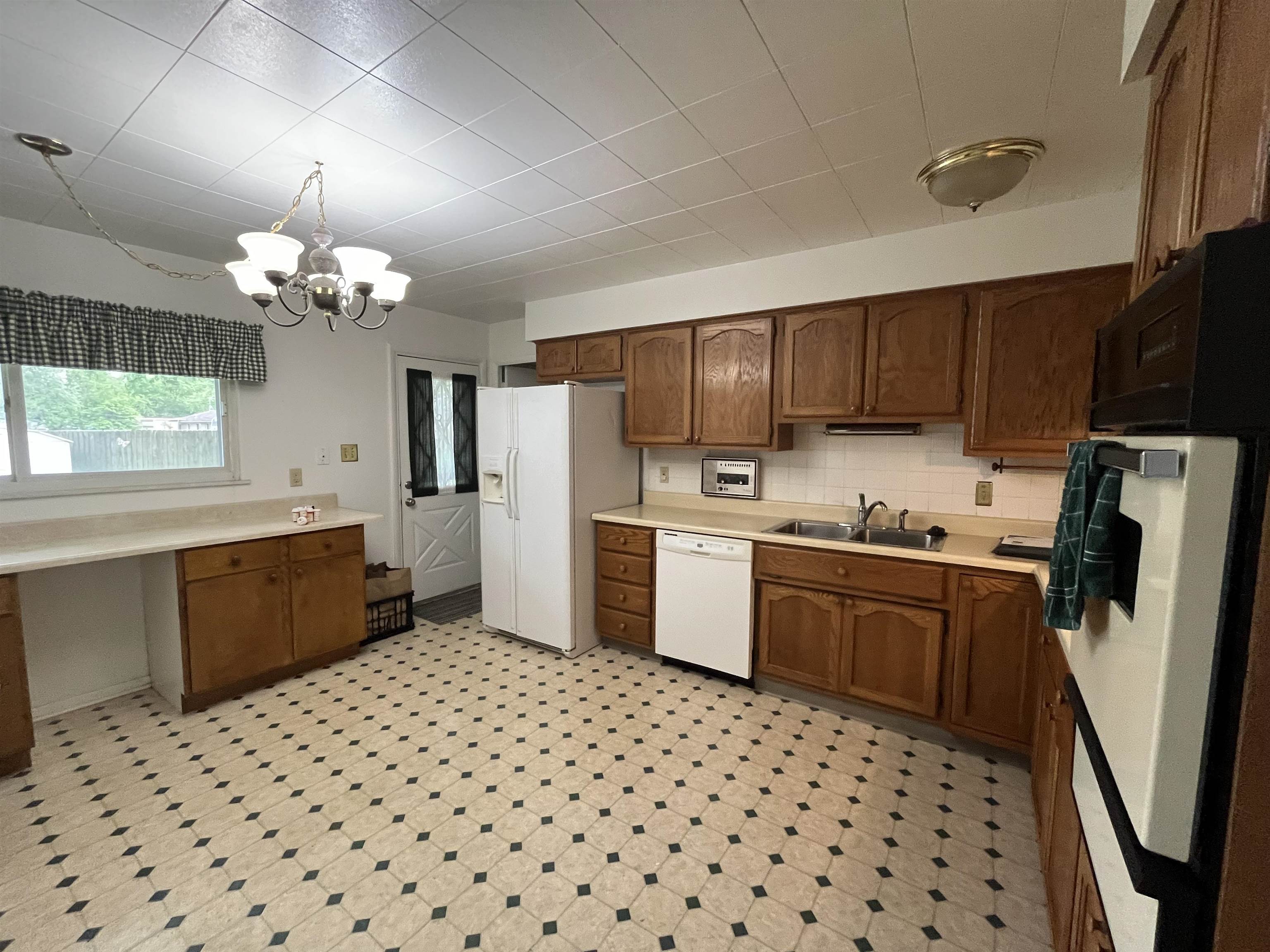 Photo 10 of 4612 Maple Terrace Parkway