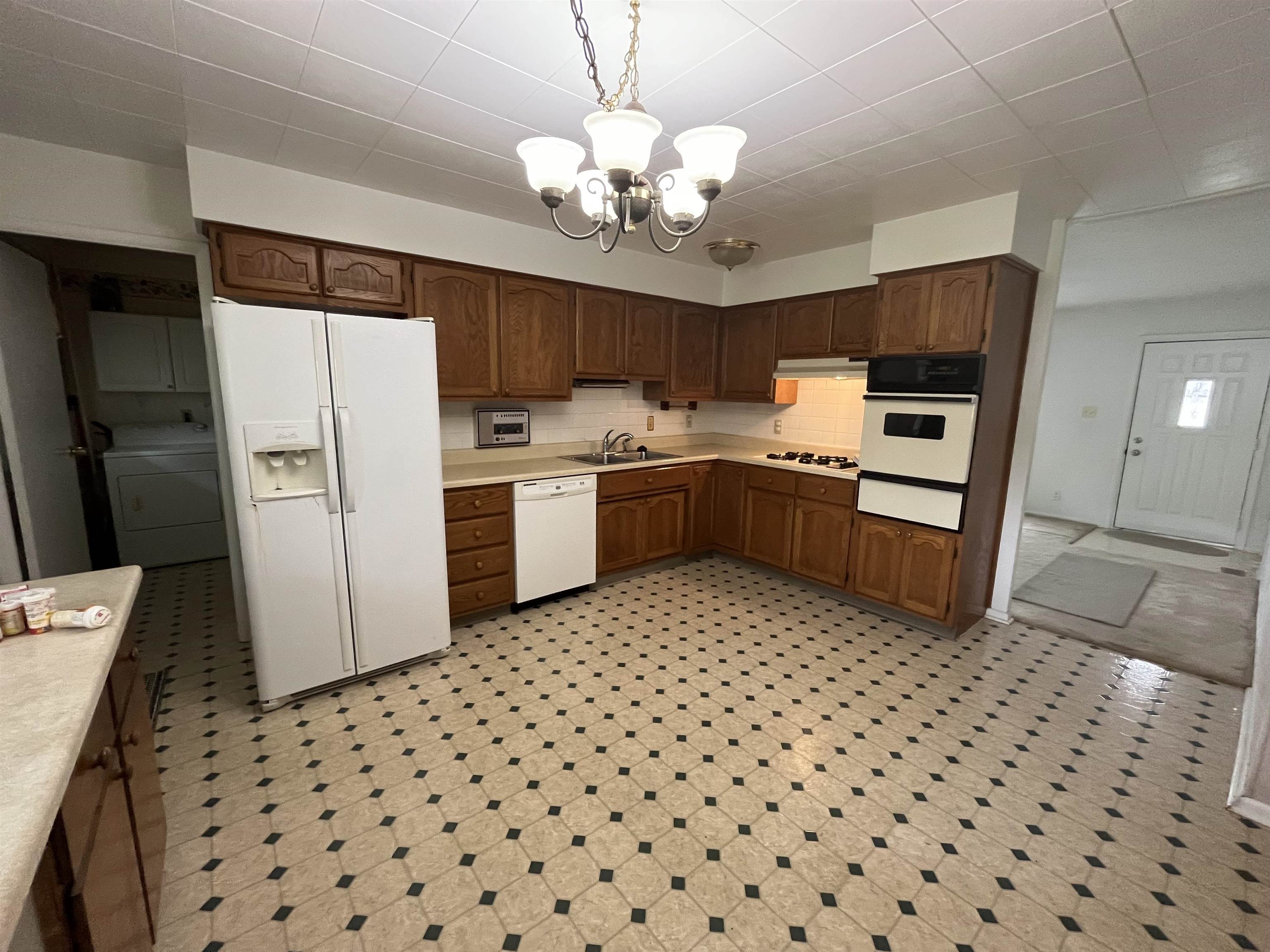 Photo 9 of 4612 Maple Terrace Parkway