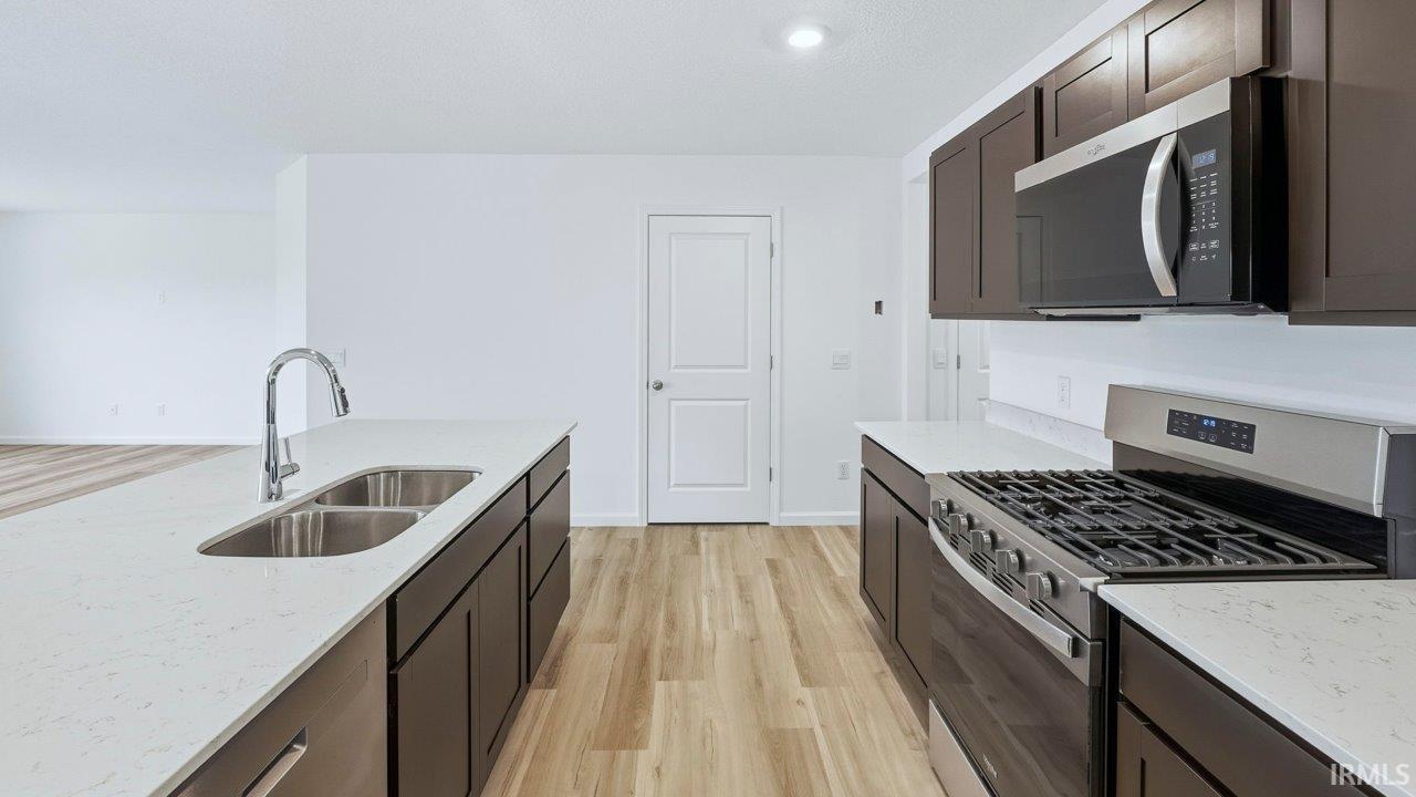 Photo 4 of 984 Rookery Way