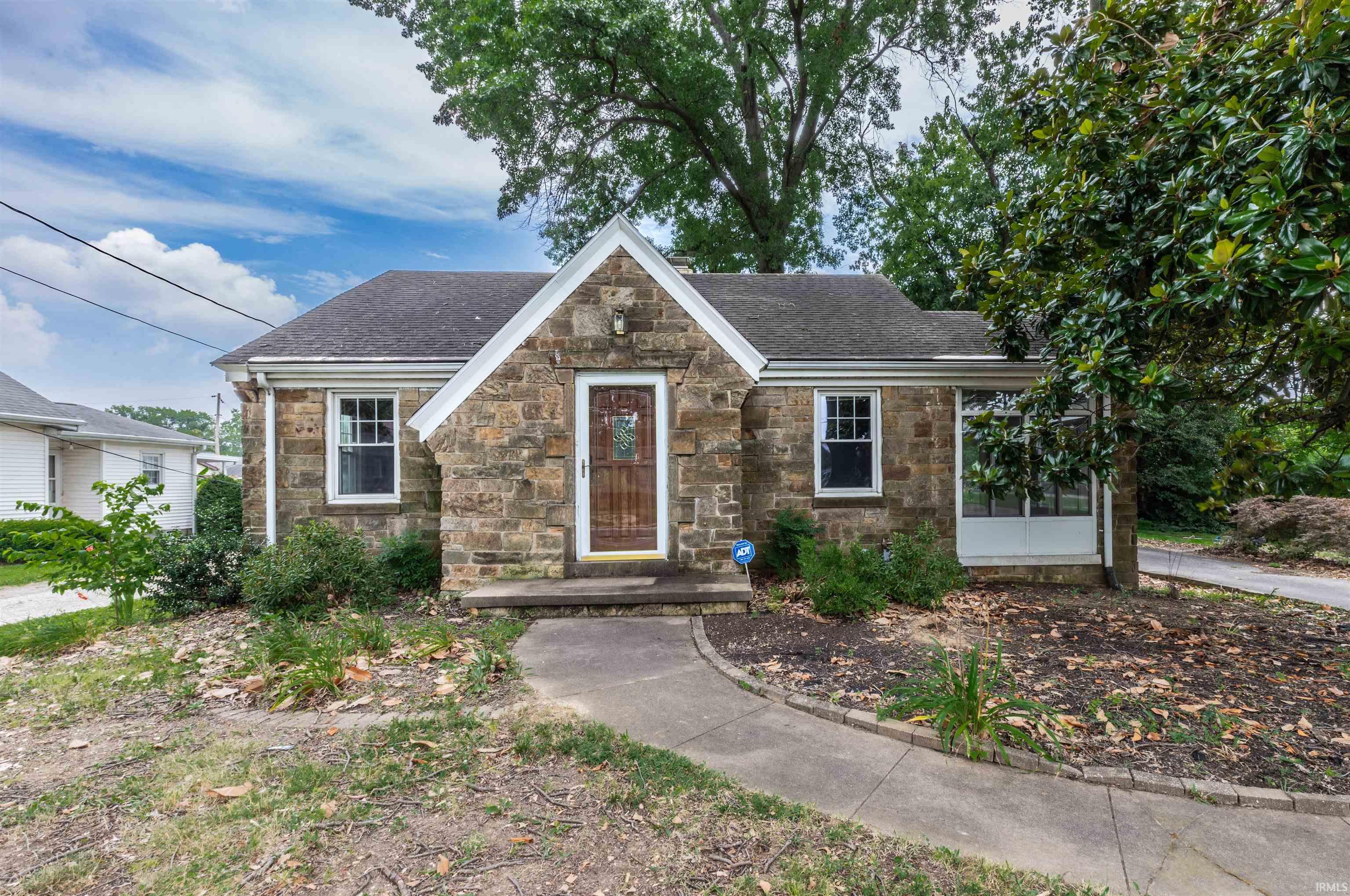 Homes for sale in Evansville, IN | 1926 S Green River Rd, Evansville, IN 47715 | MLS# 202526465