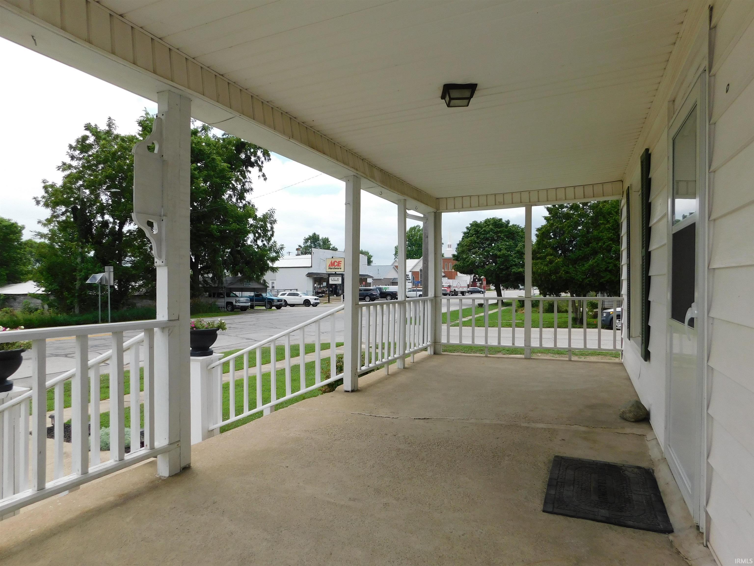 Photo 5 of 301 E Main St