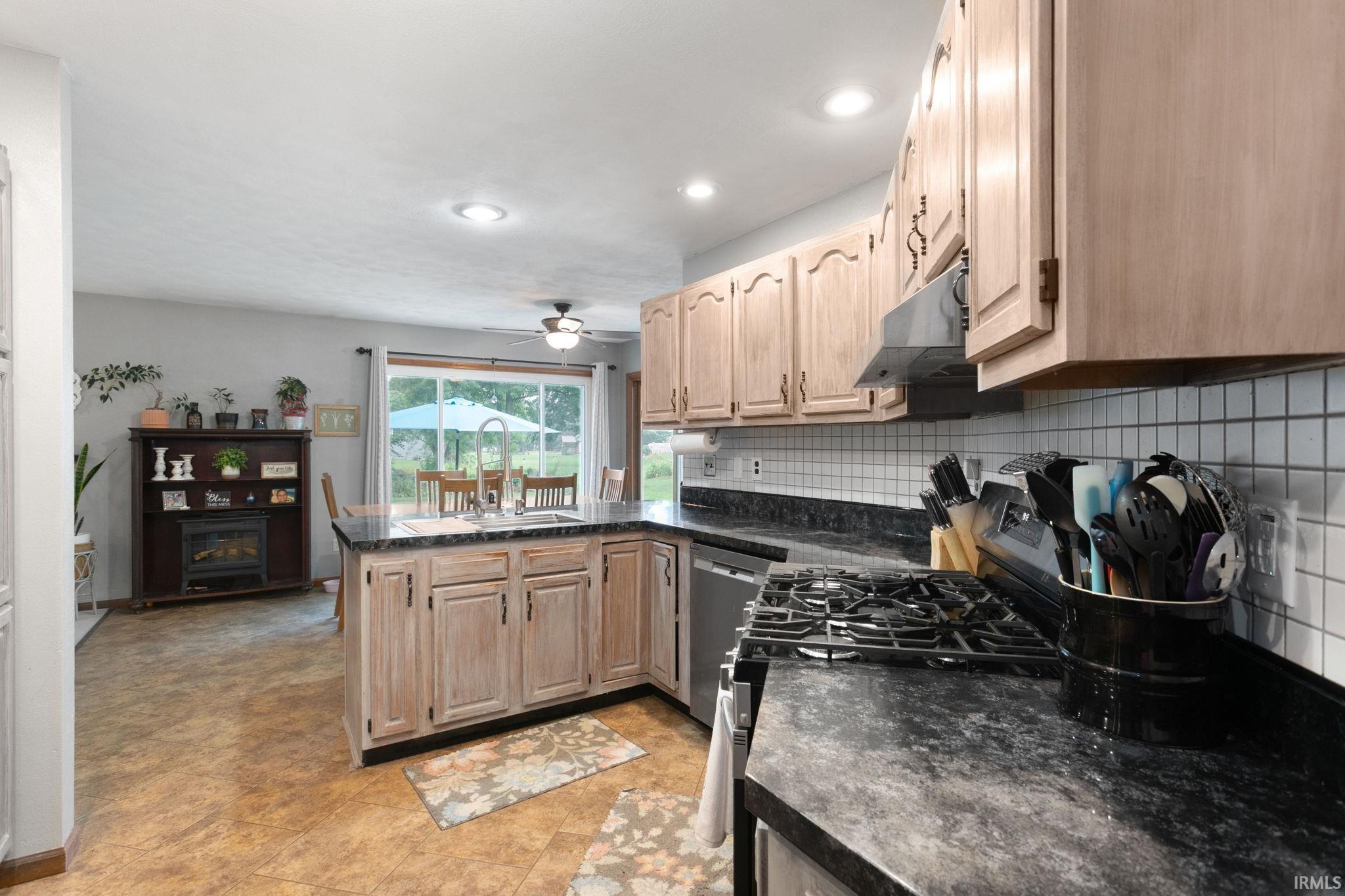 Photo 5 of 51948 N Winding Waters Lane