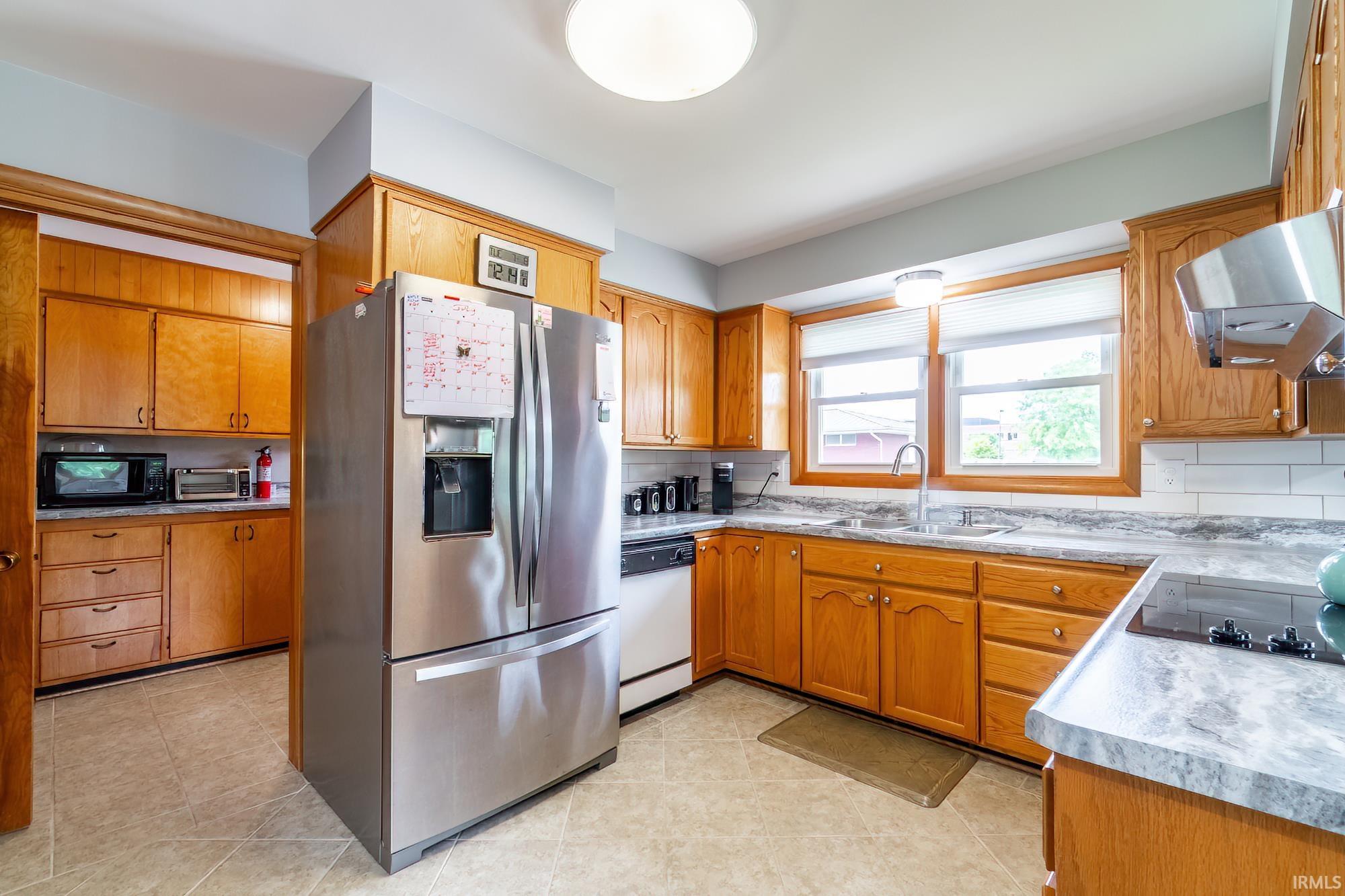 Photo 13 of 403 W Steuben Street