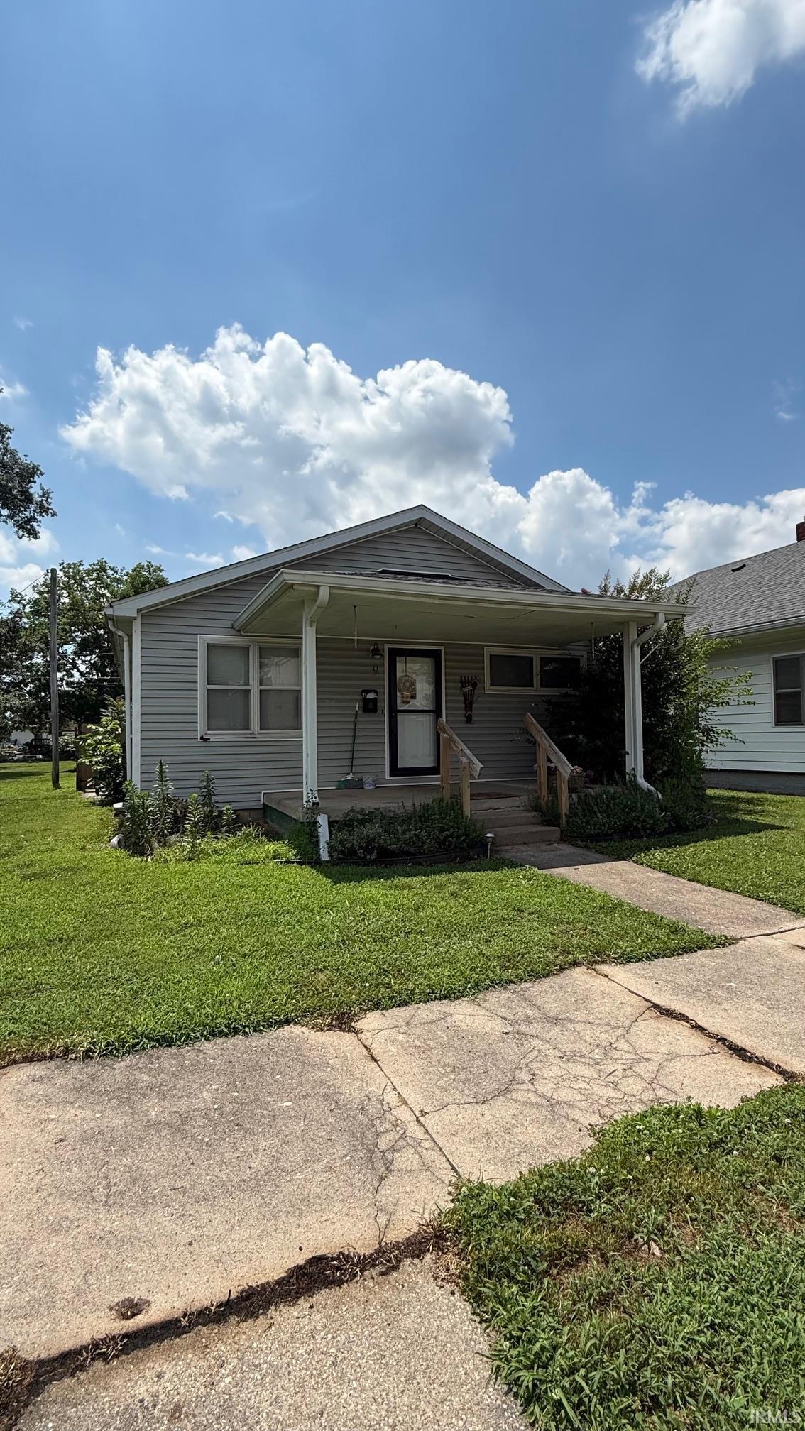 Homes for sale in Vincennes, IN | 9 E Reel Ave, Vincennes, IN 47591 | MLS# 202526678