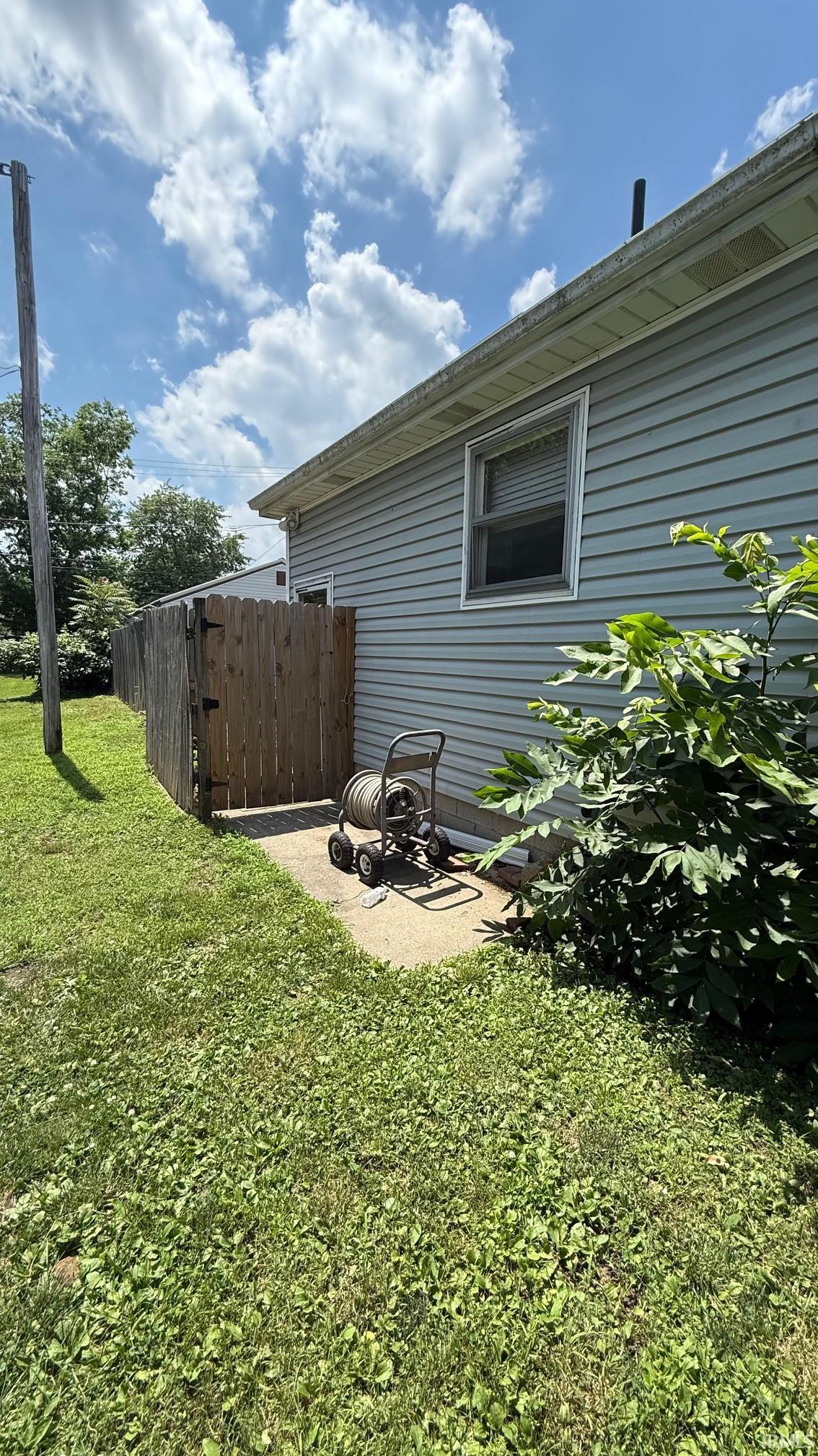 Homes for sale in Vincennes, IN | 9 E Reel Ave, Vincennes, IN 47591 | MLS# 202526678