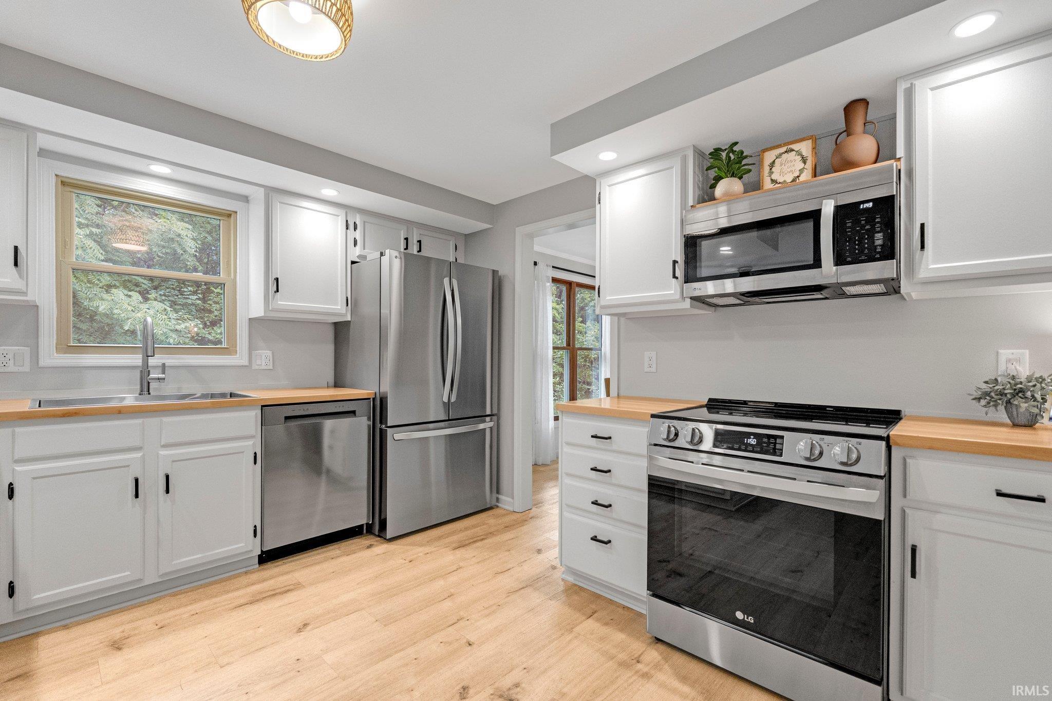 Photo 6 of 10535 Brandywine Drive
