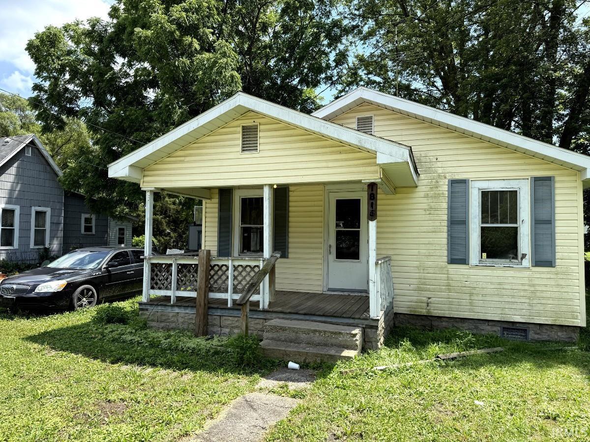 Homes for sale in Muncie, IN | 1815 E 17th St, Muncie, IN 47302 | MLS# 202526815
