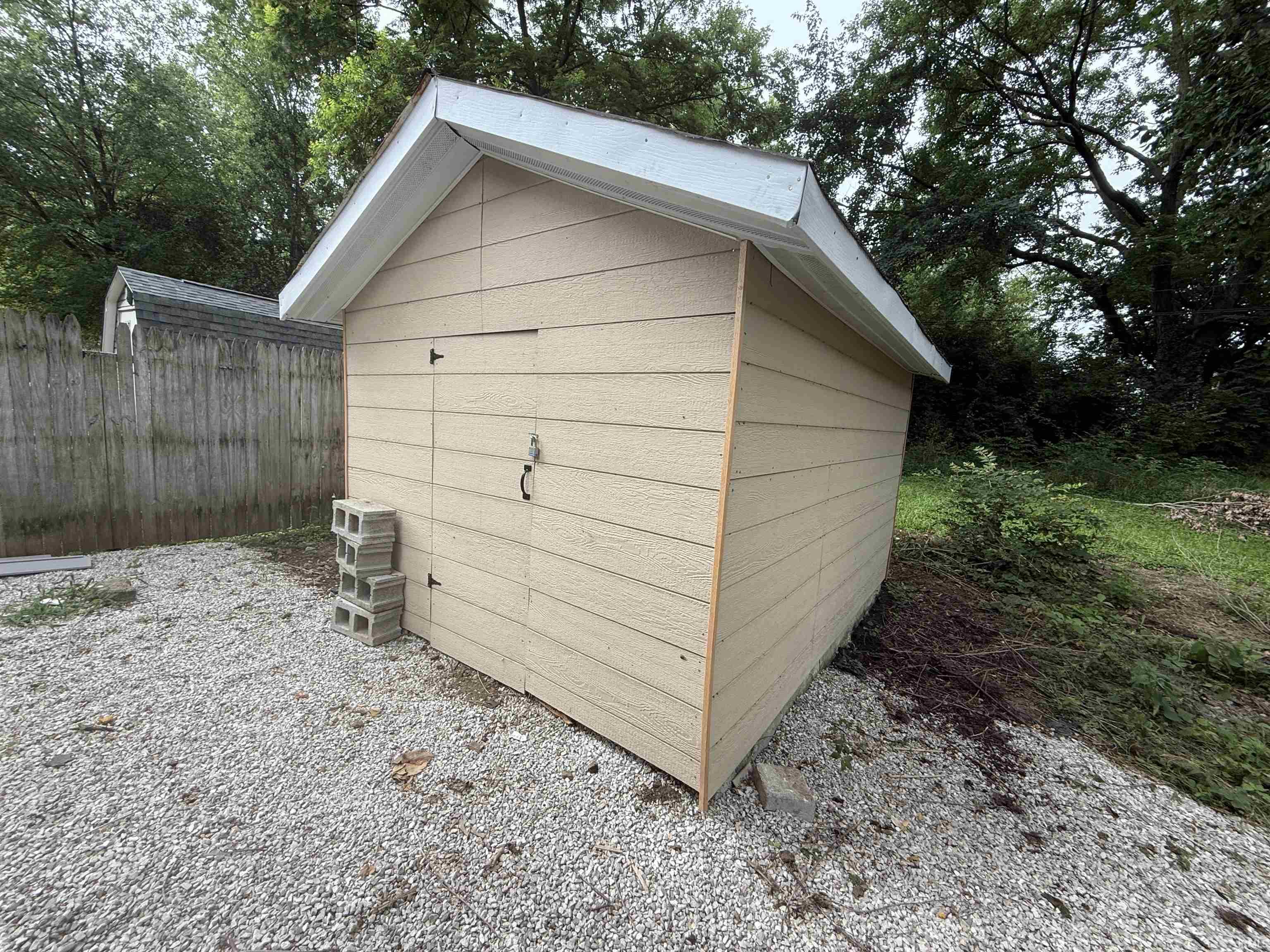 Homes for sale in Petersburg, IN | 409 N 11Th St, Petersburg, IN 47567 | MLS# 202526818