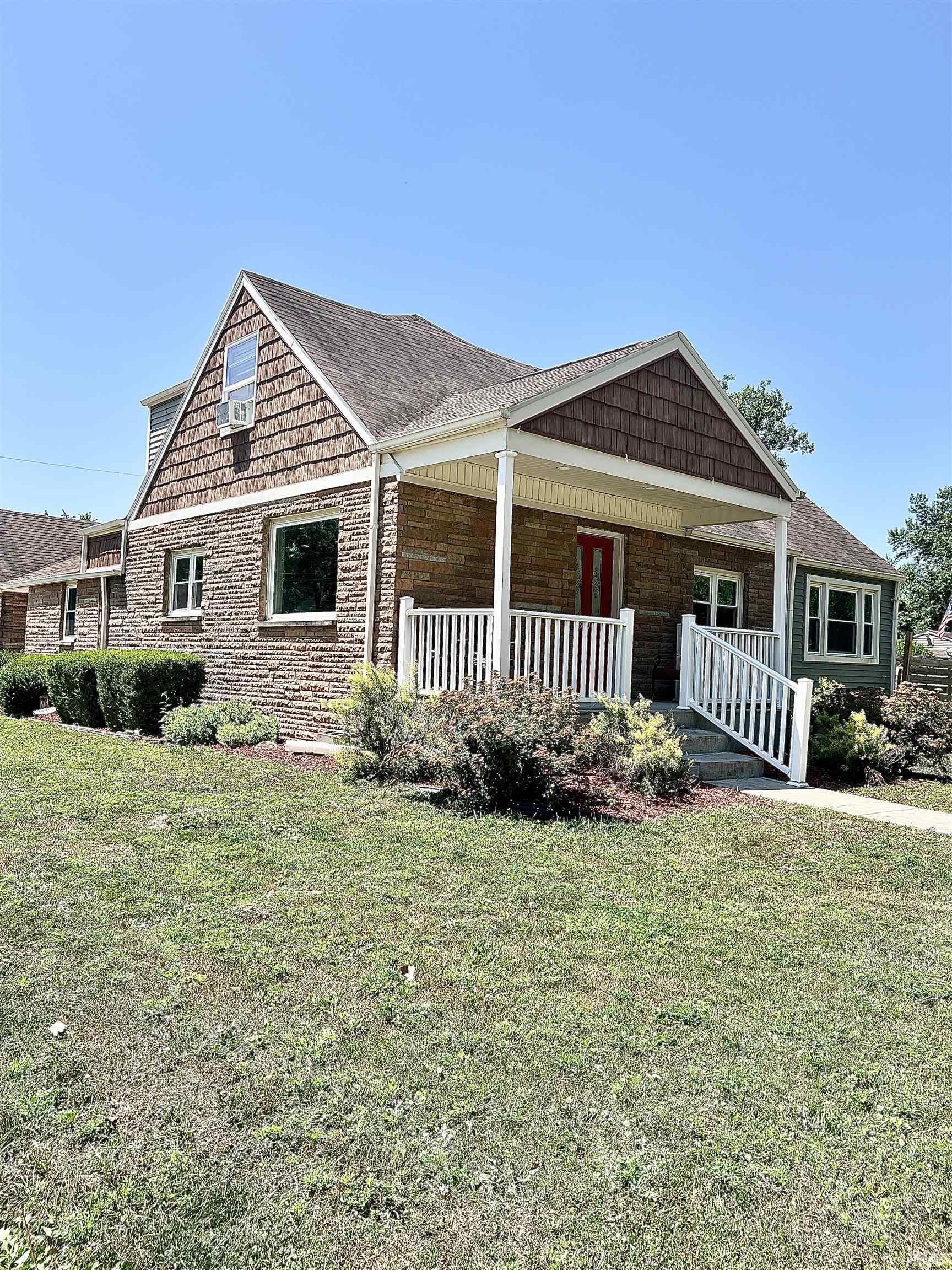 Photo 3 of 3001 Prairie Grove Drive