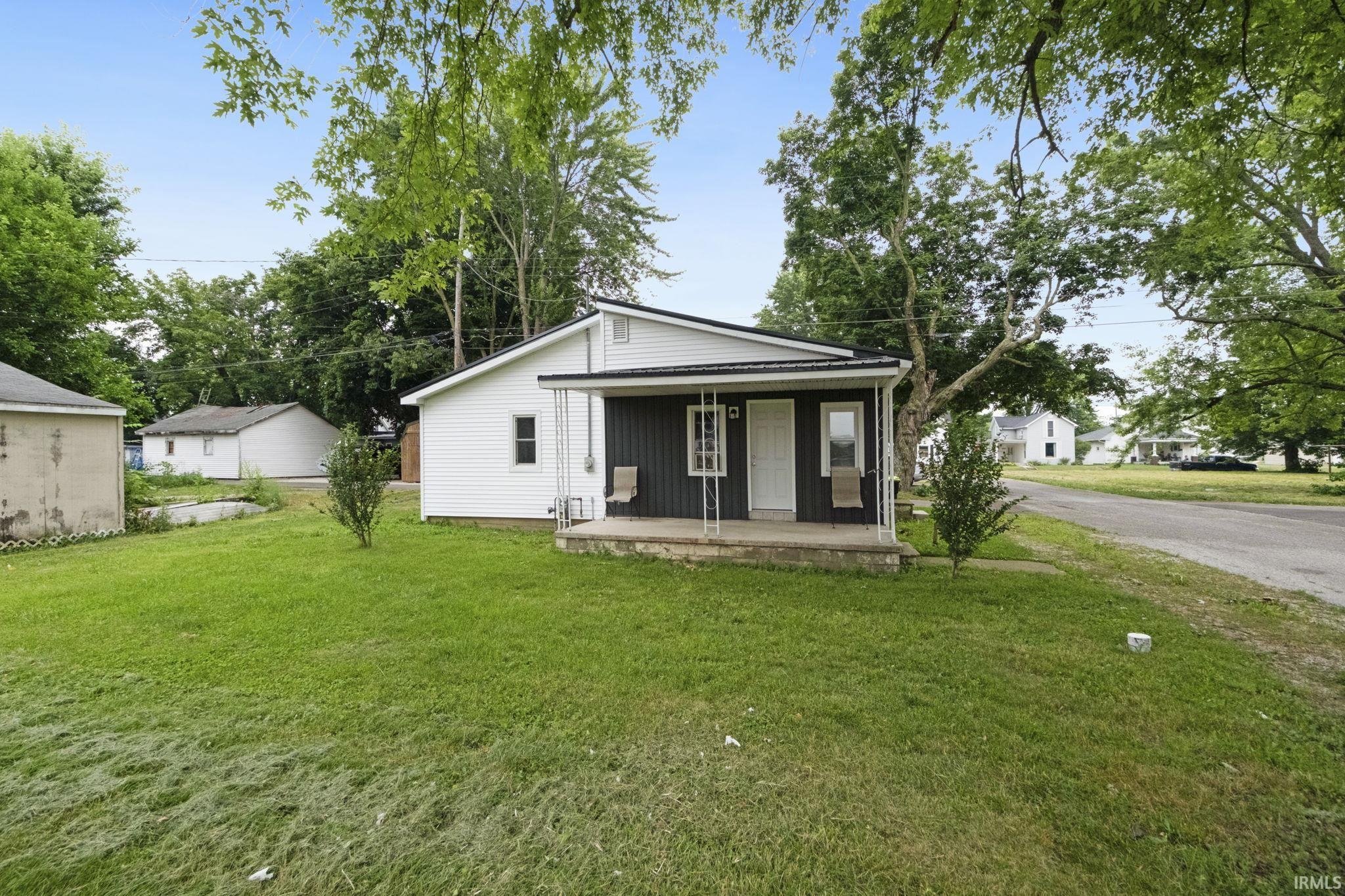 Photo 2 of 222 E Kitt Street