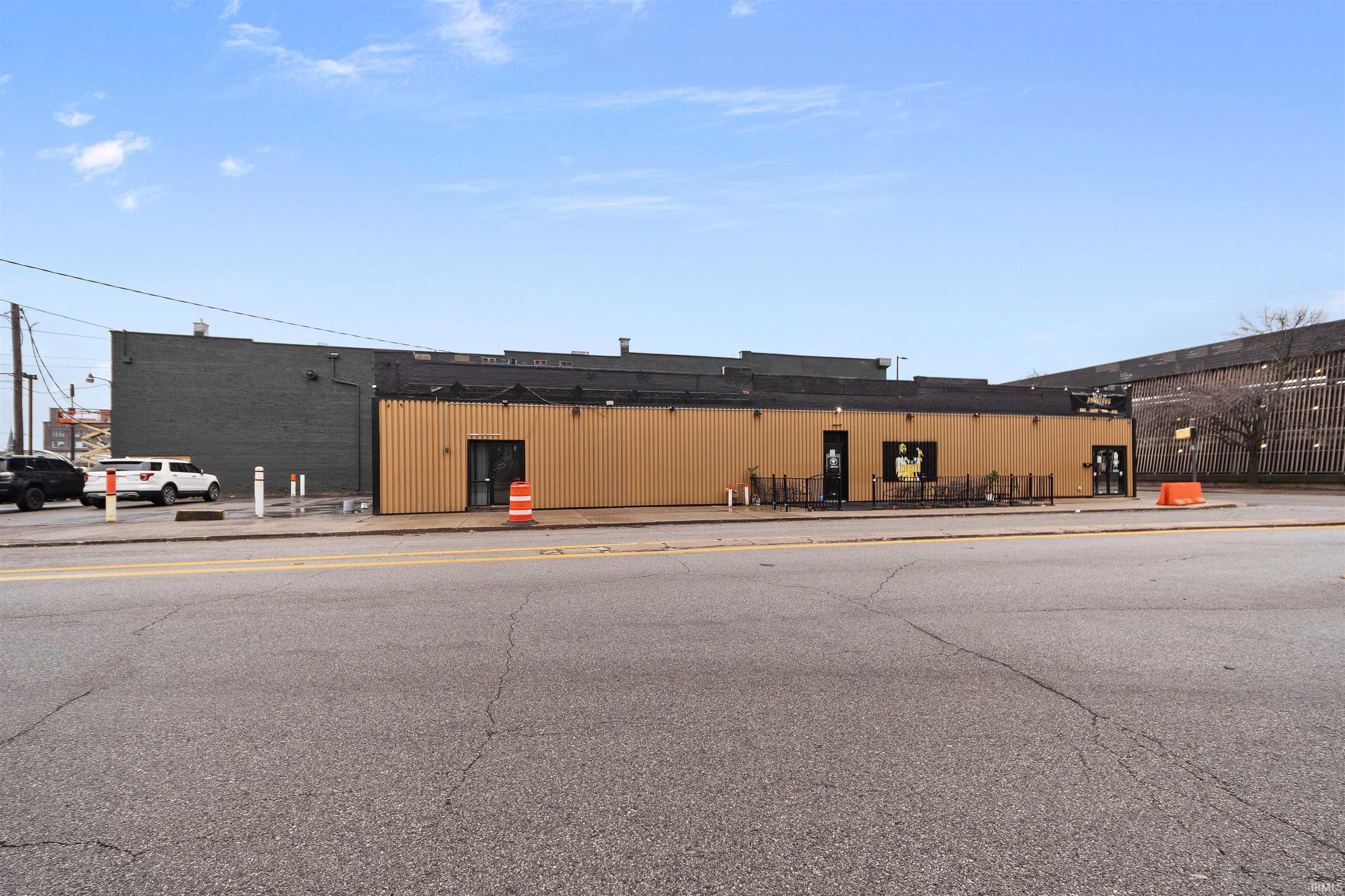 Photo 2 of 1407 S Calhoun Street