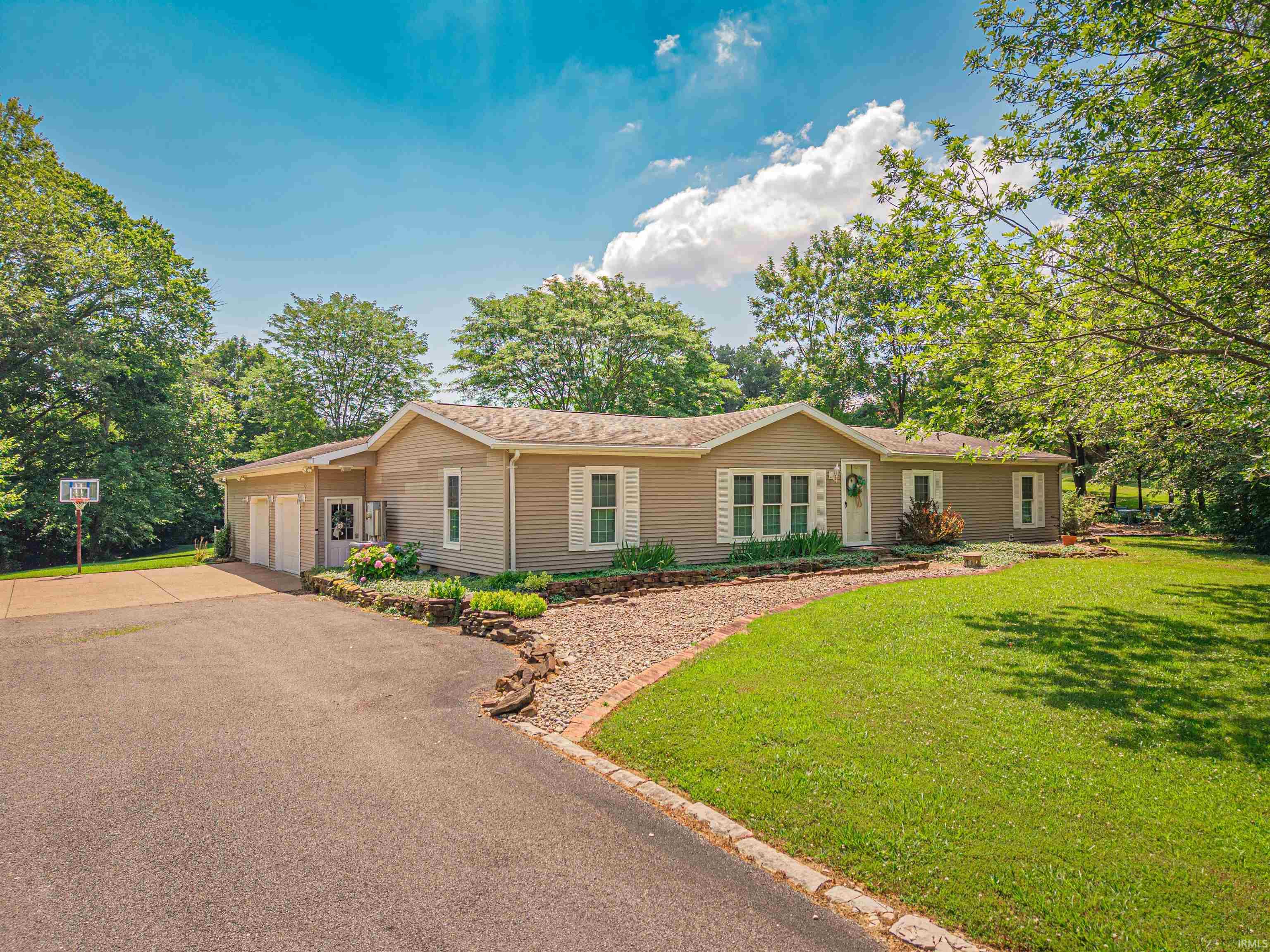 Homes for sale in Newburgh, IN | 1822 Fuquay Rd, Newburgh, IN 47630 | MLS# 202526995