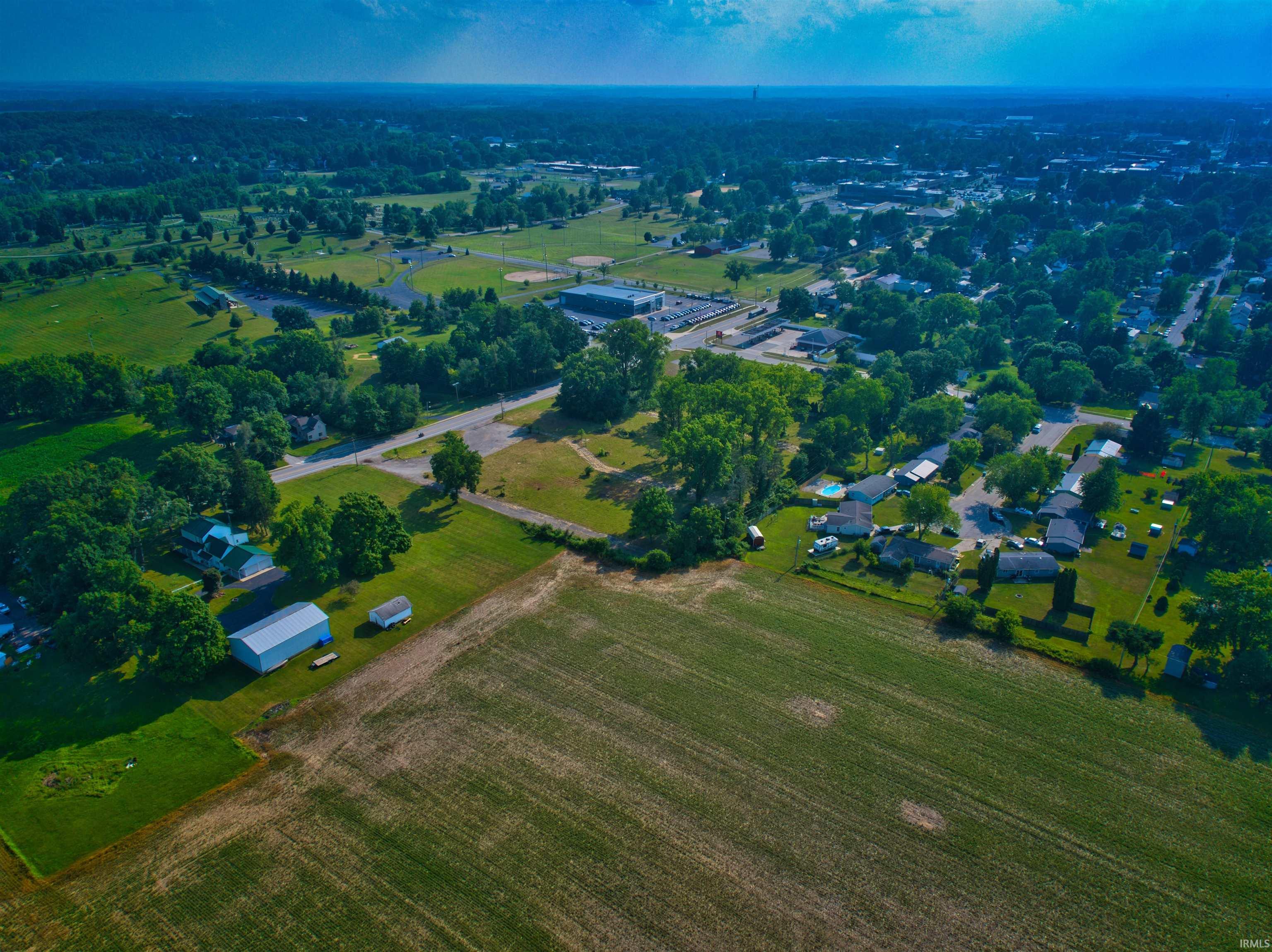 Photo 12 of 941 E Maumee Street