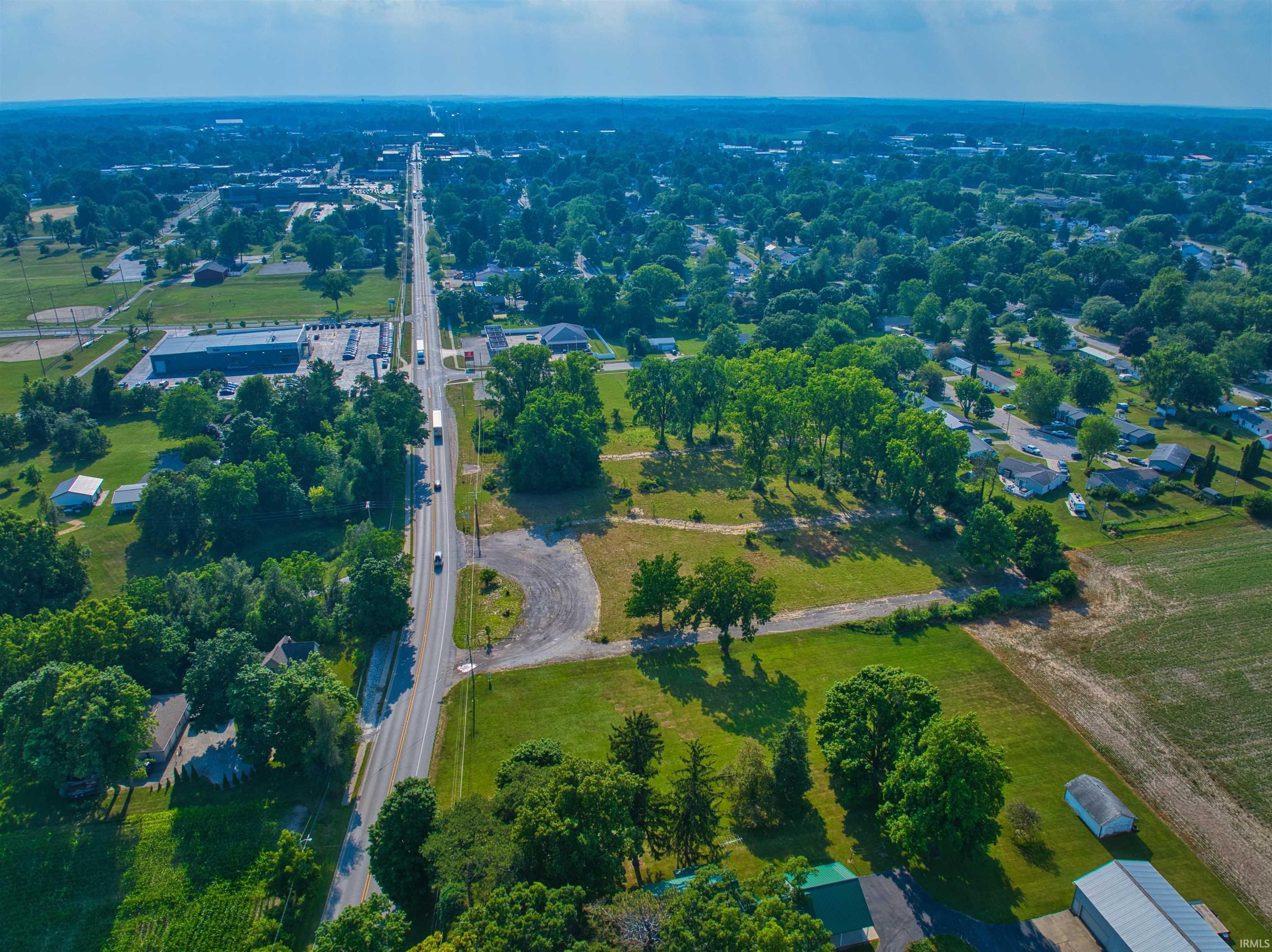 Photo 2 of 941 E Maumee Street