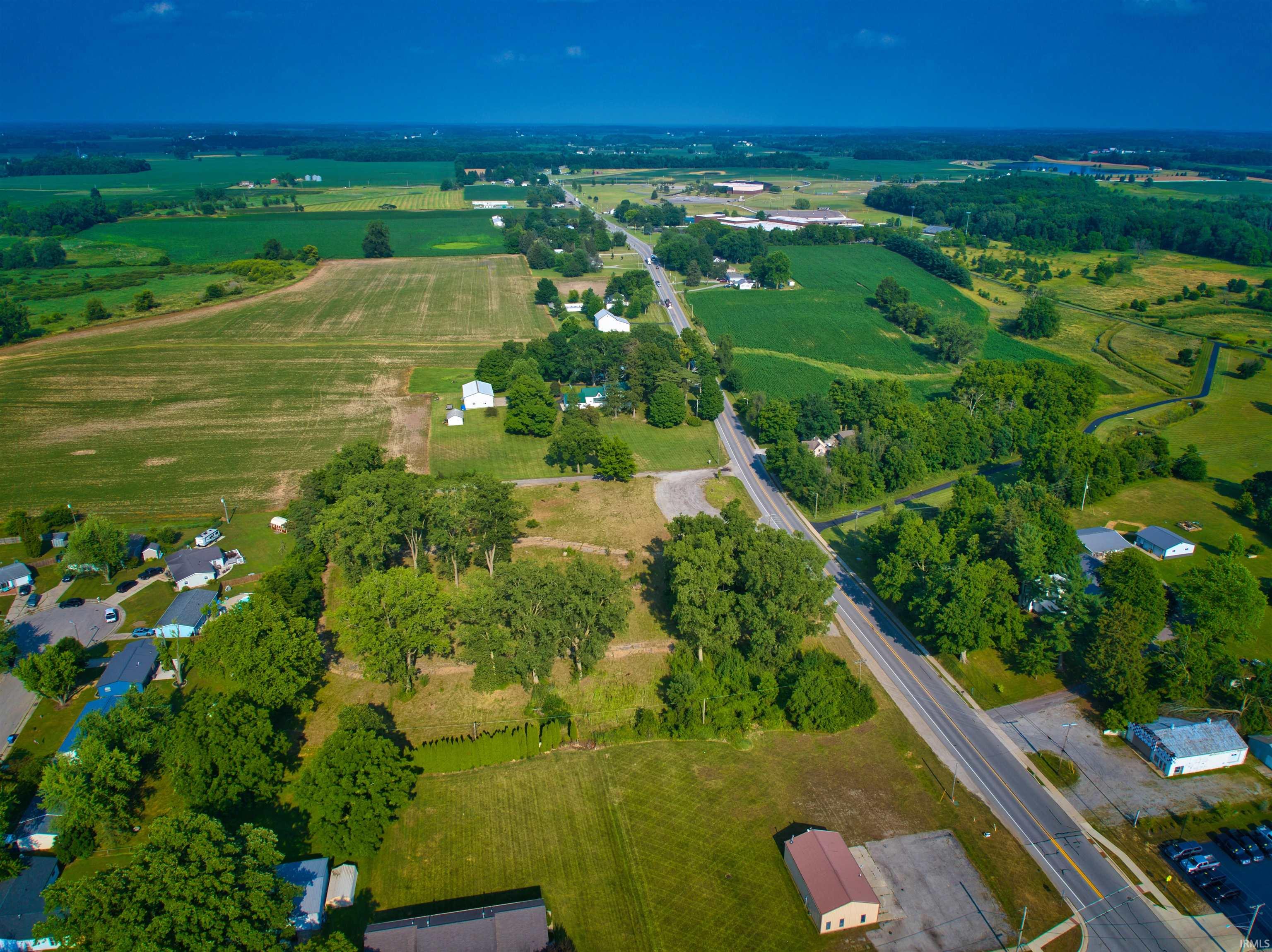 Photo 8 of 941 E Maumee Street