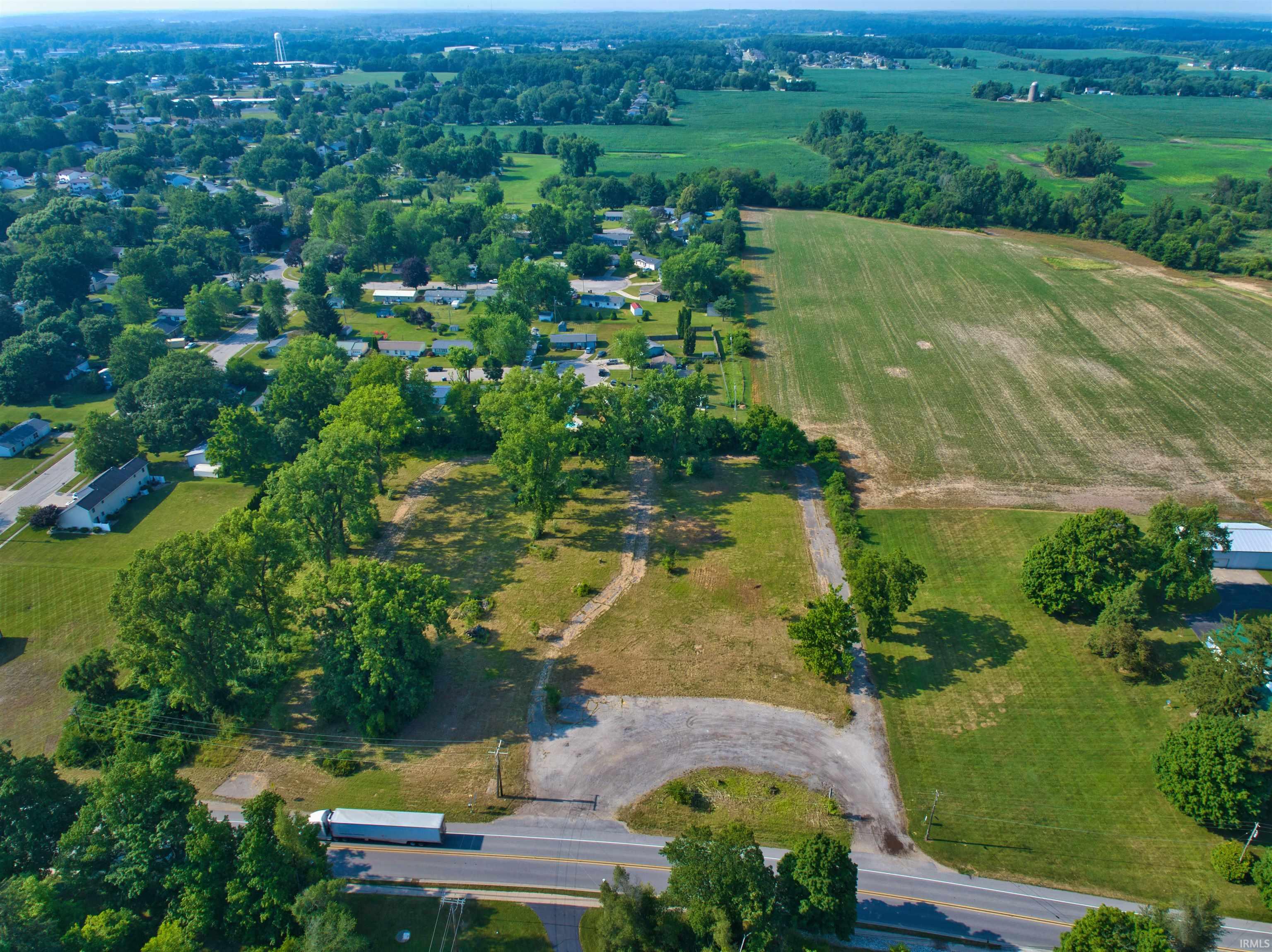 Photo 9 of 941 E Maumee Street