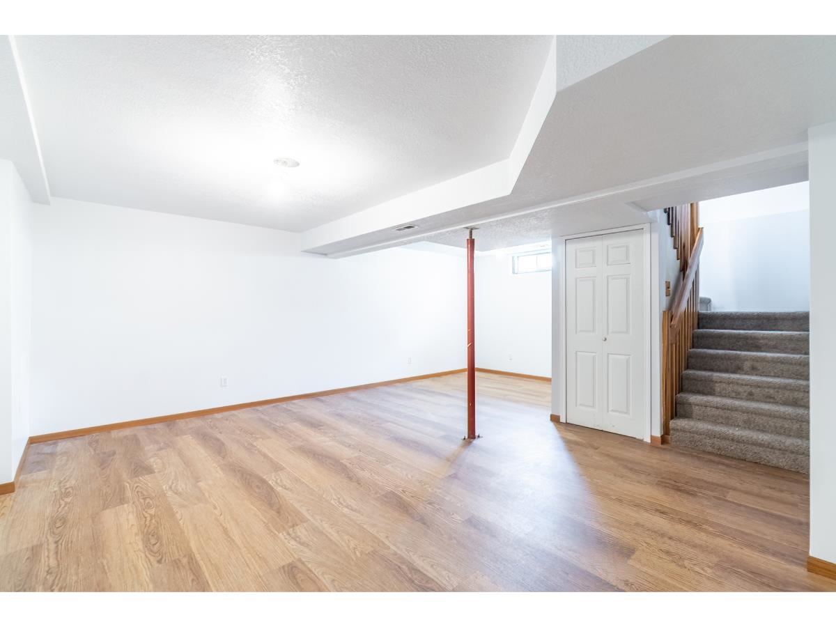Photo 12 of 409 N Sierer Street