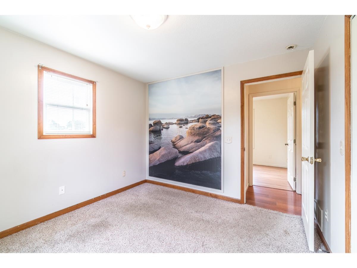 Photo 8 of 409 N Sierer Street