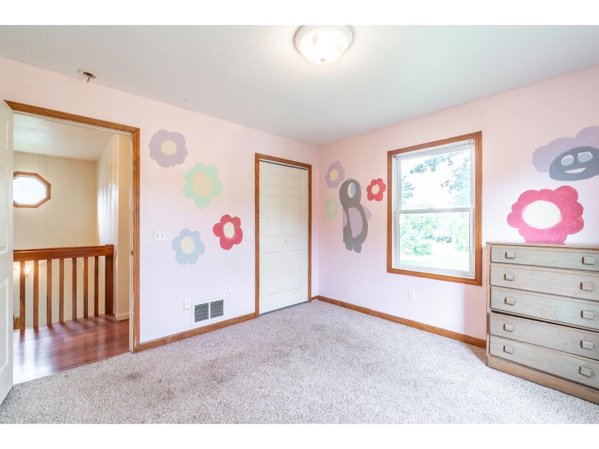 Photo 9 of 409 N Sierer Street