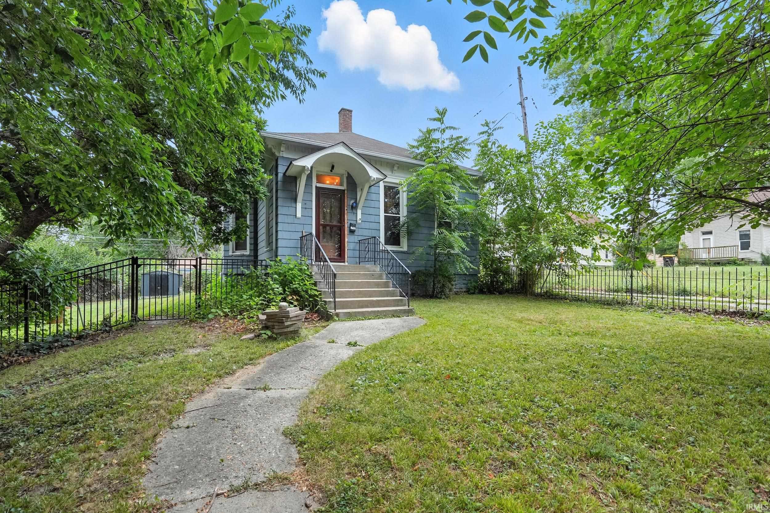 Photo 2 of 2813 Indiana Avenue
