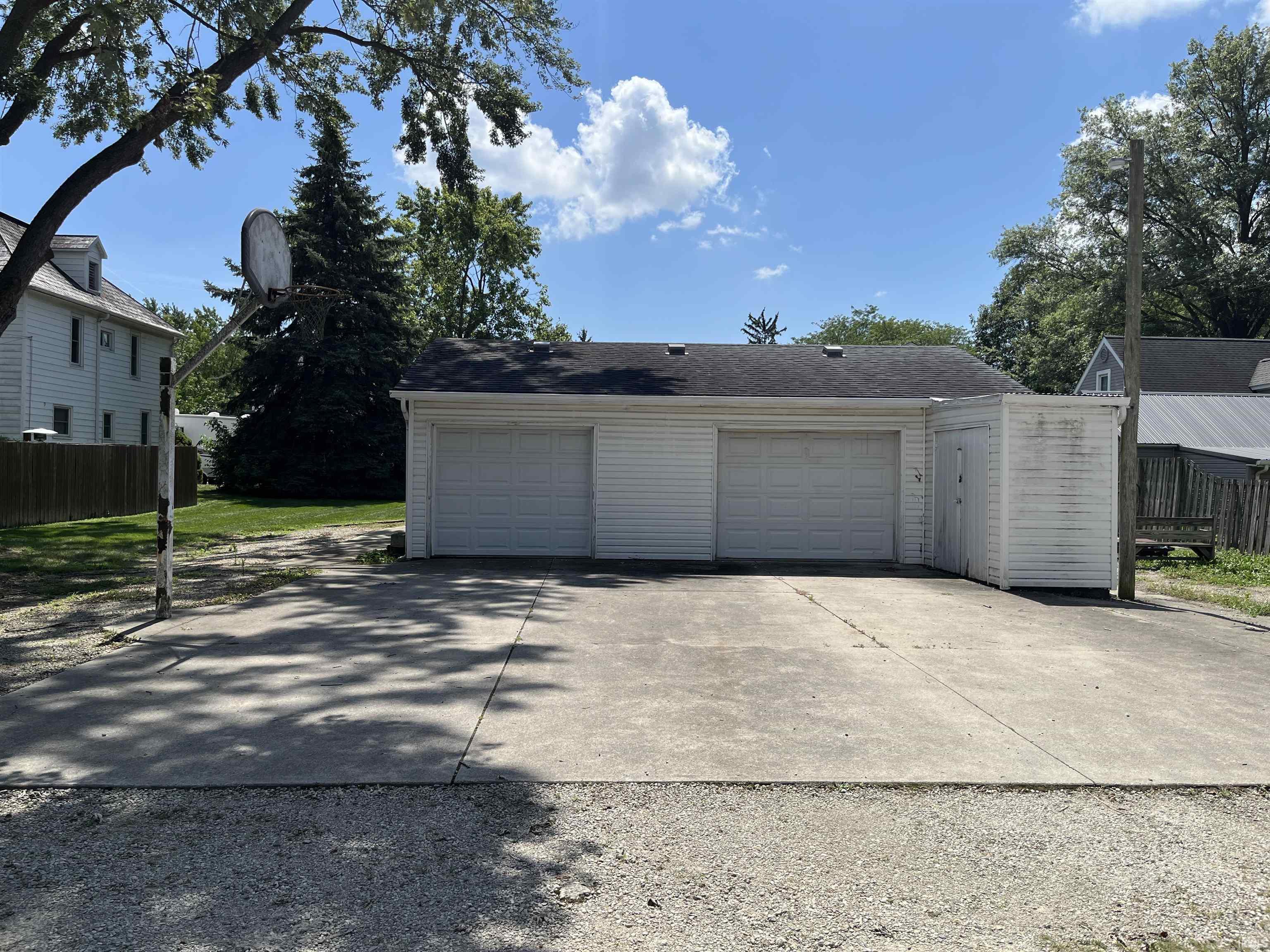 Homes for sale in Berne, IN | 415 W Wabash St, Berne, IN 46711 | MLS# 202527156