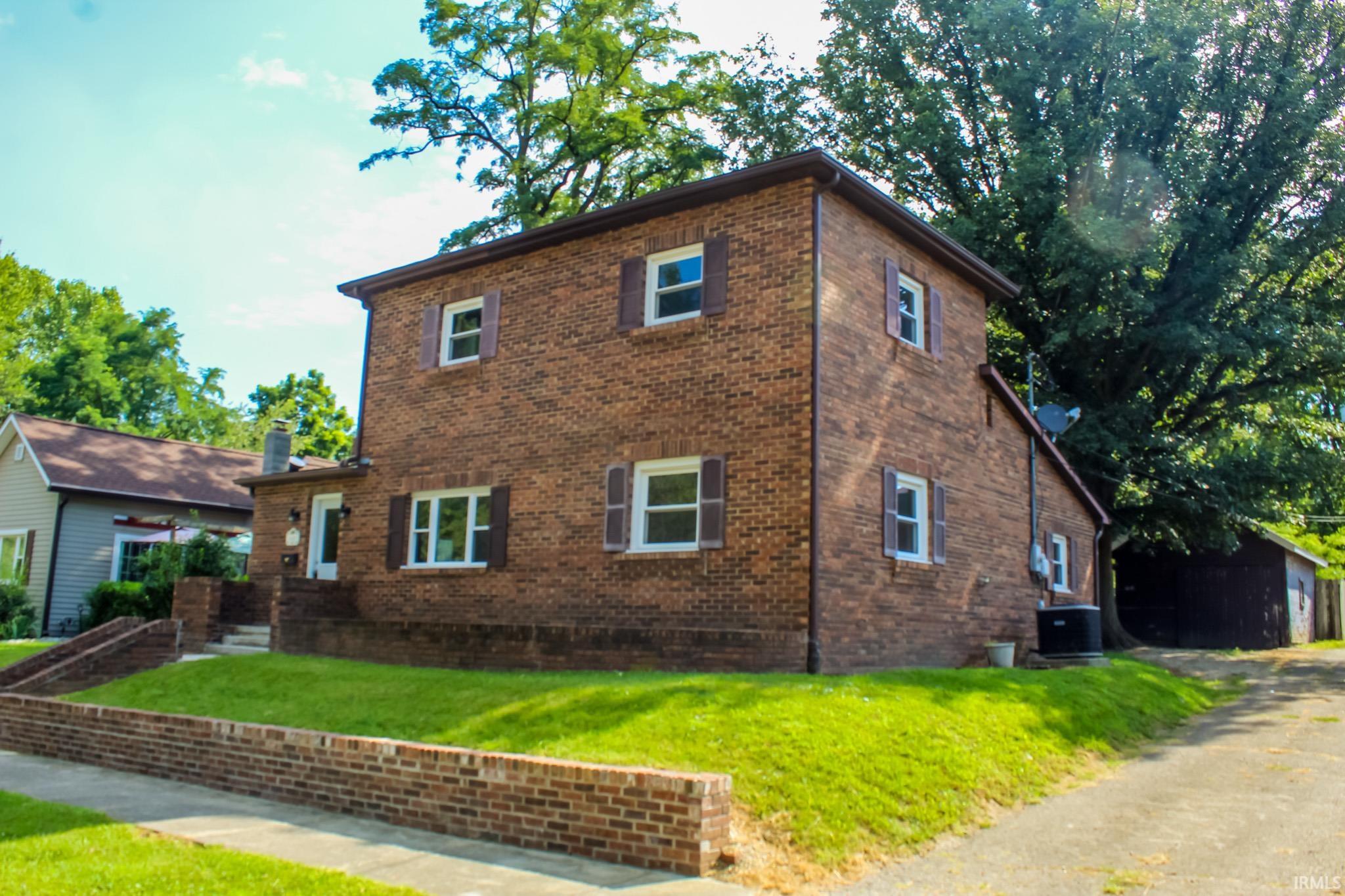 Homes for sale in Winchester, IN | 619 Richmond St, Winchester, IN 47394 | MLS# 202527237