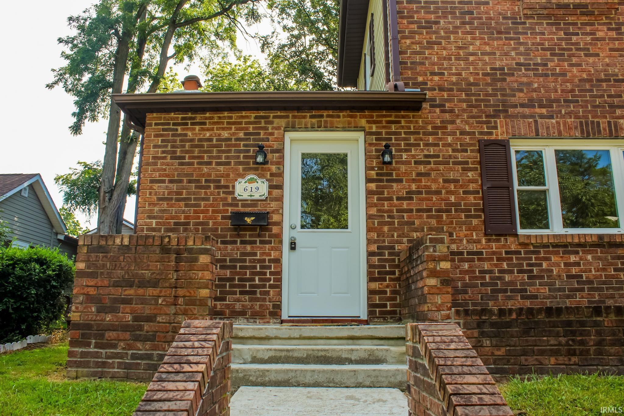 Homes for sale in Winchester, IN | 619 Richmond St, Winchester, IN 47394 | MLS# 202527237