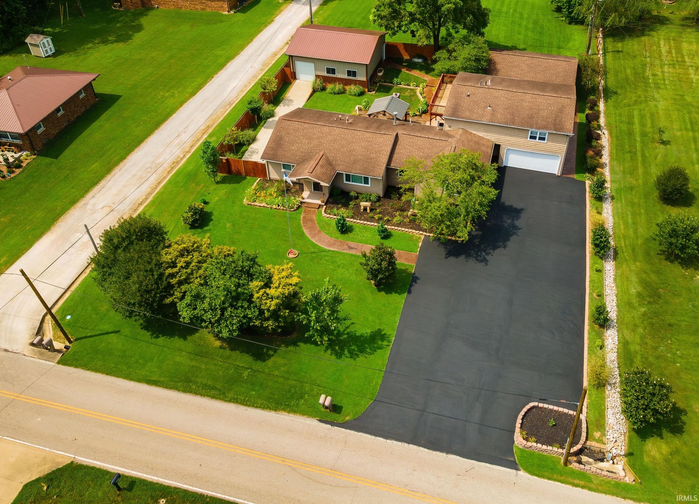 Homes for sale in Newburgh, IN | 8644 Vann Rd, Newburgh, IN 47630 | MLS# 202527384