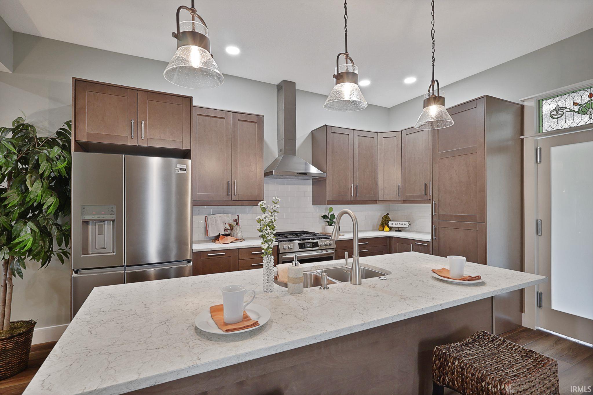 Photo 5 of 423 W 4Th Street