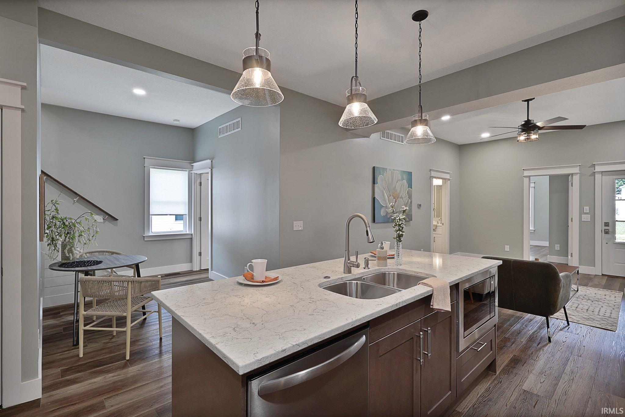 Photo 7 of 423 W 4Th Street