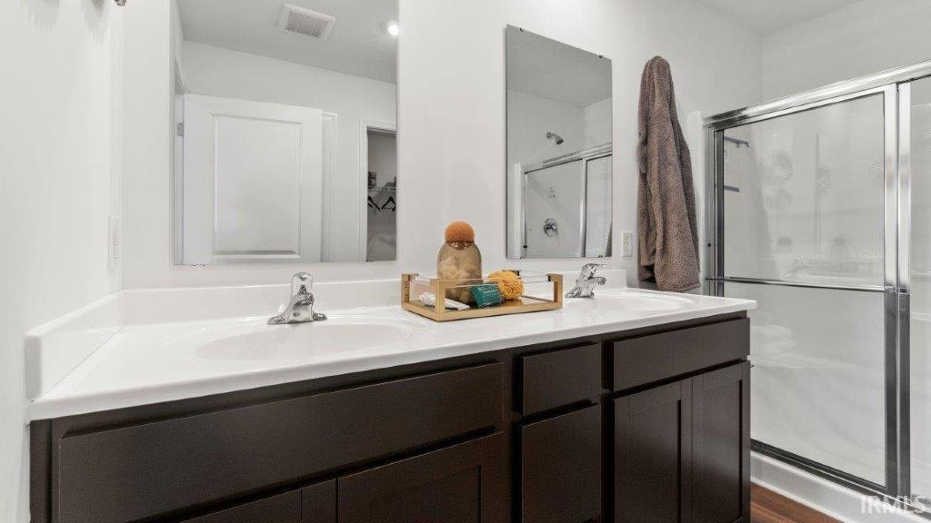Photo 11 of 2881 Greenacre Court
