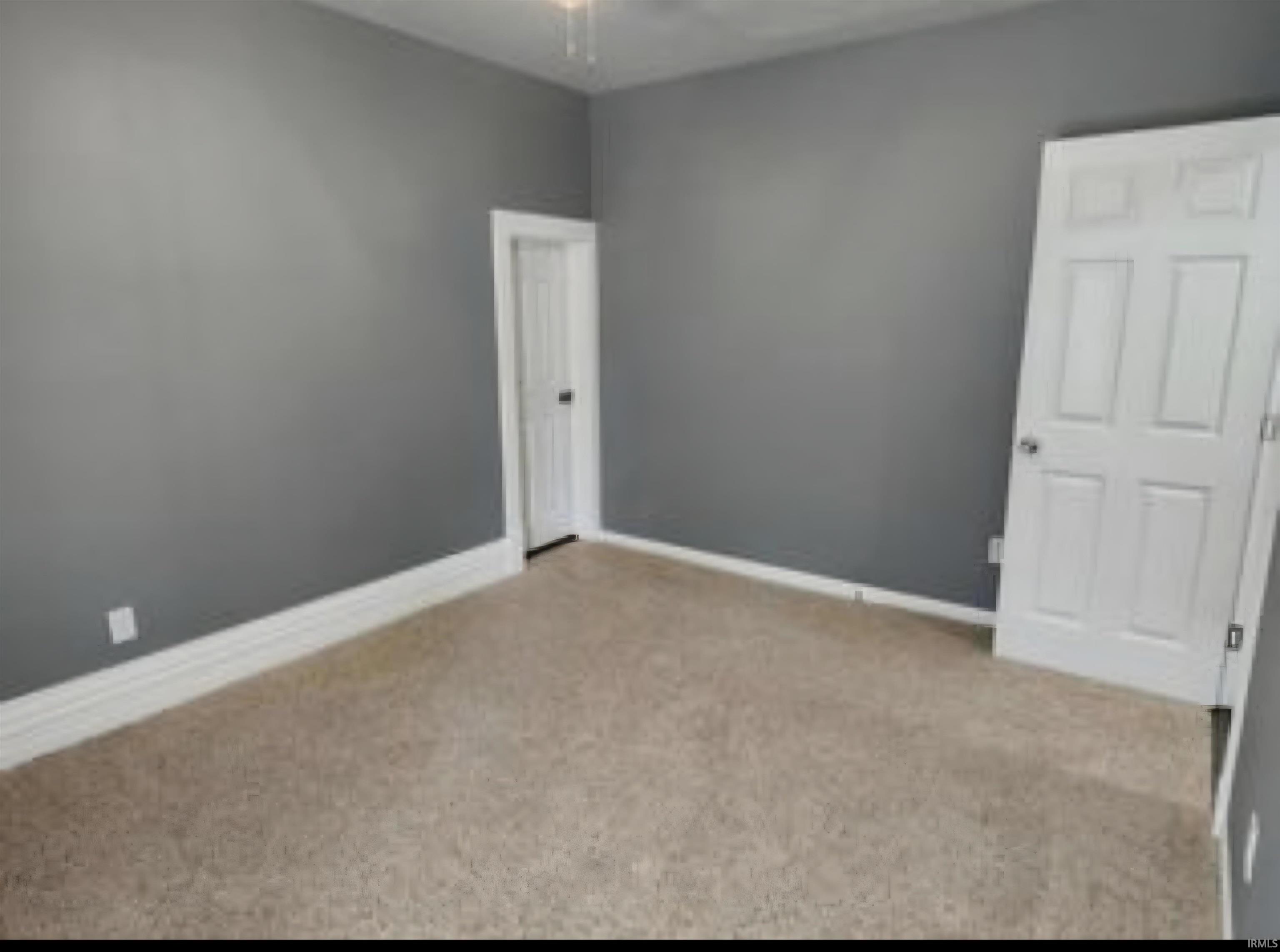 Photo 11 of 915 S 8th Street