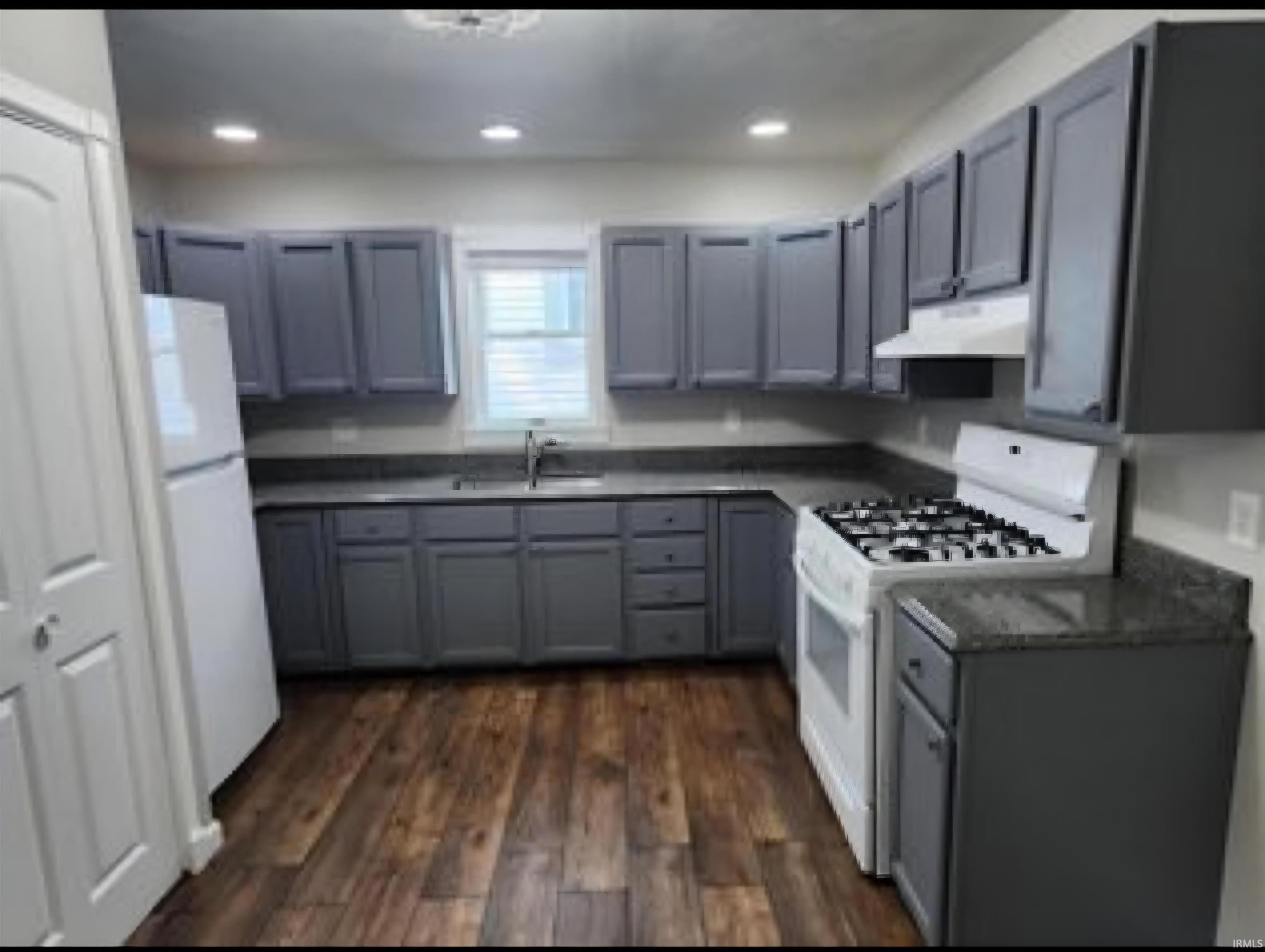 Photo 3 of 915 S 8th Street