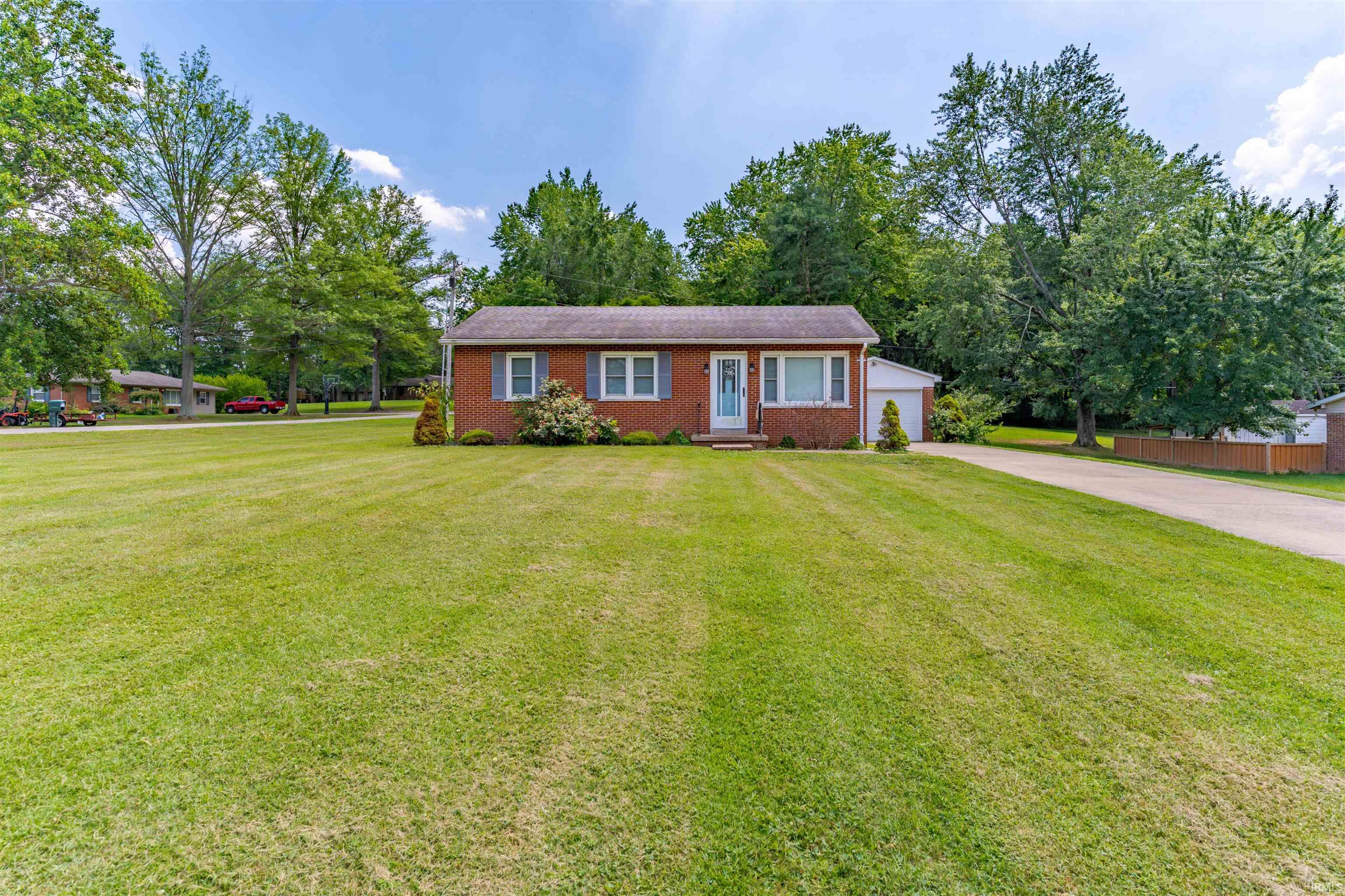 Homes for sale in Boonville, IN | 1299 Homestead Dr, Boonville, IN 47601 | MLS# 202527549