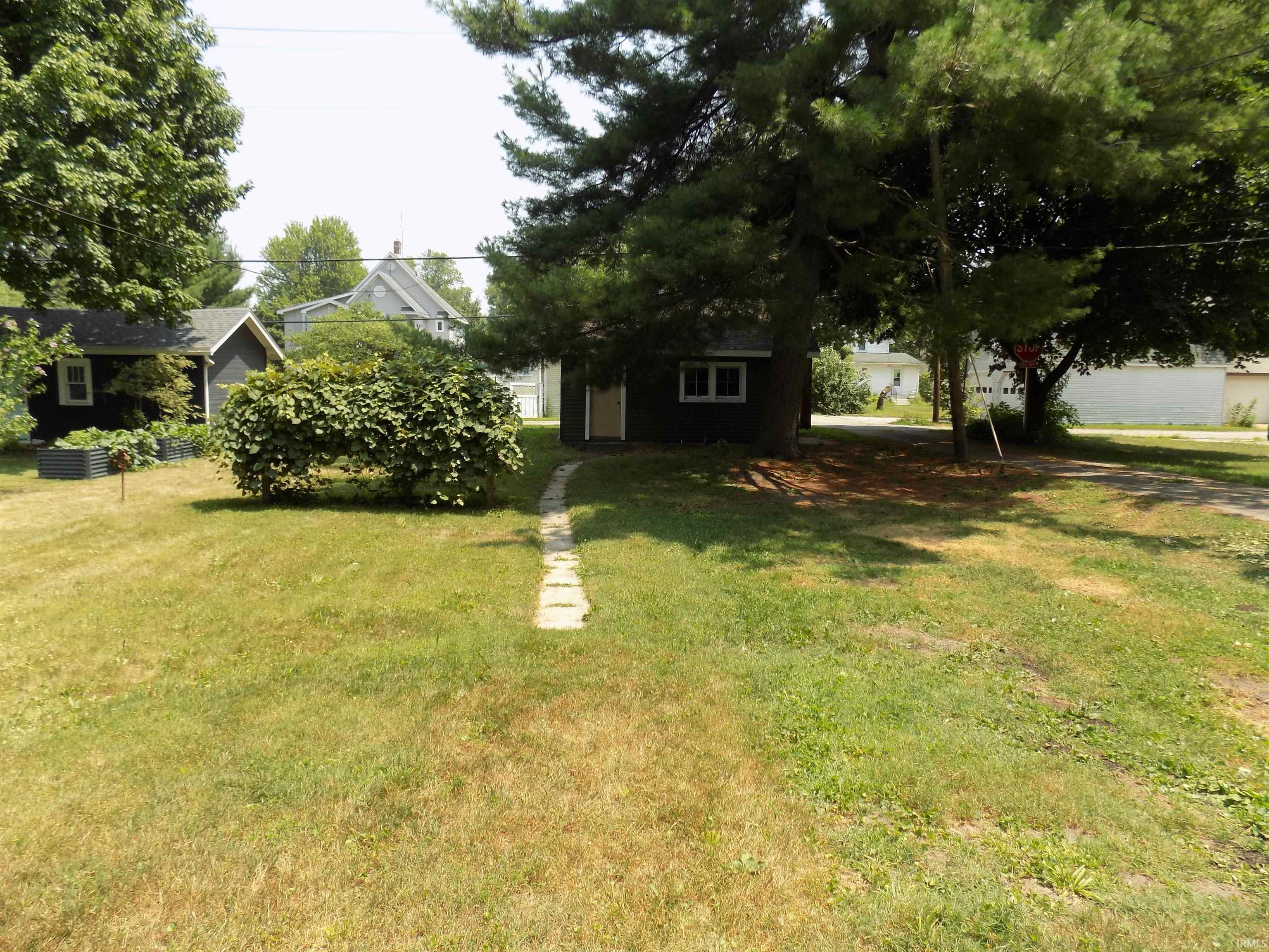 Photo 32 of 628 S 6th Street